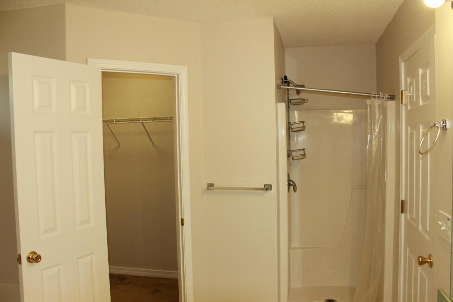 EMERALD VILLAGE S/D - Residential Lease