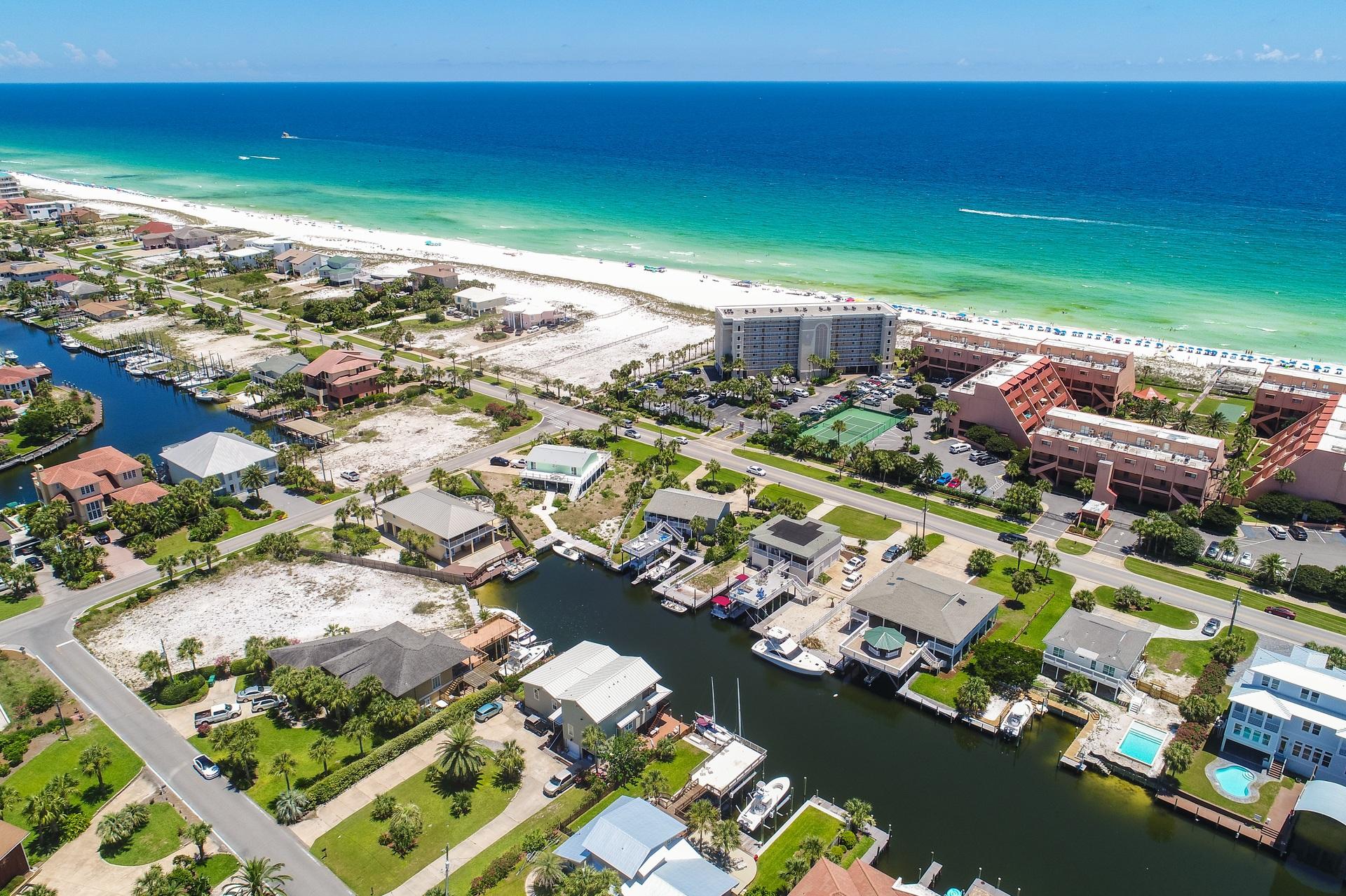 HOLIDAY ISLE LOT 97 BLK F - Residential