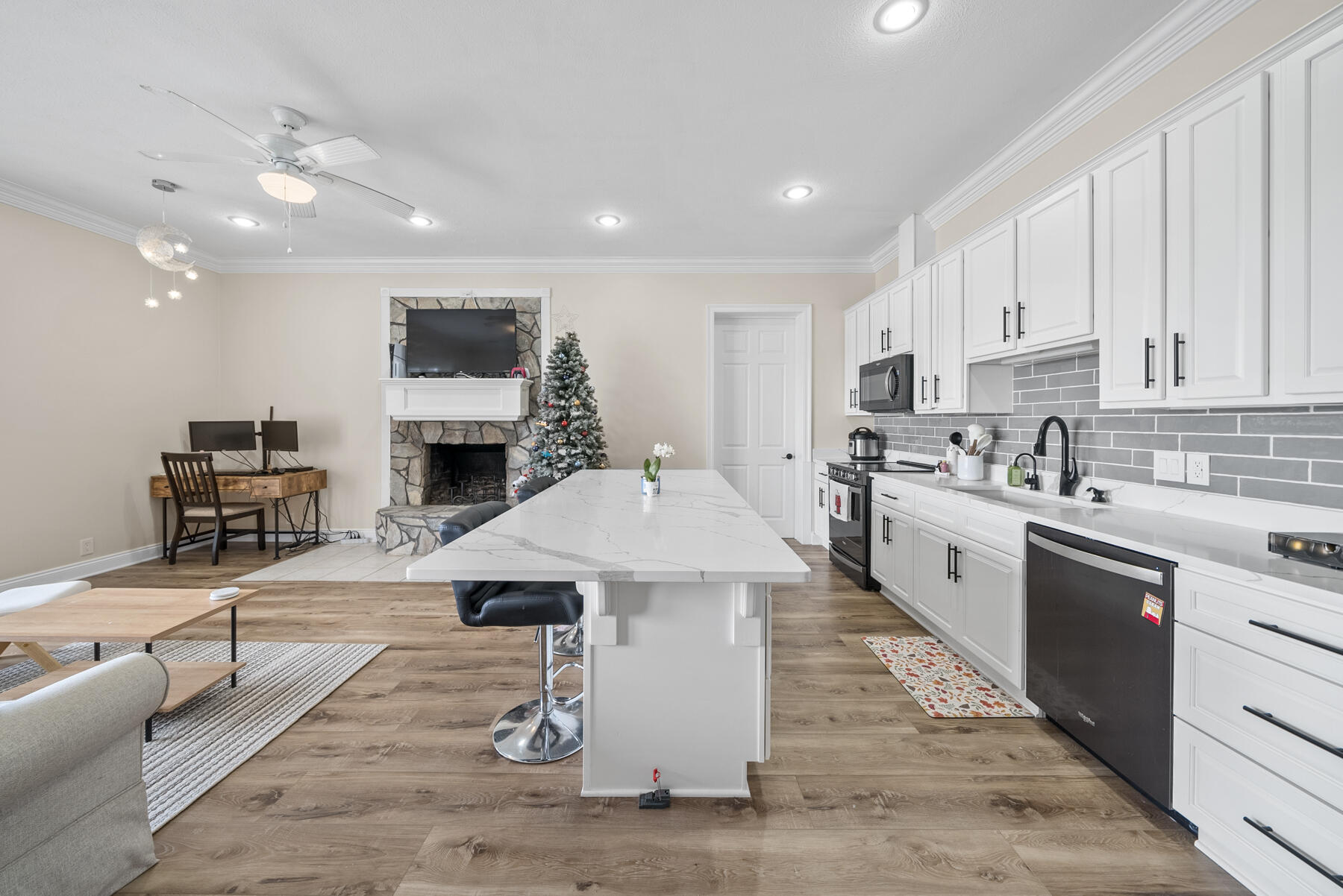 NO RECORDED SUBDIVISION - Residential