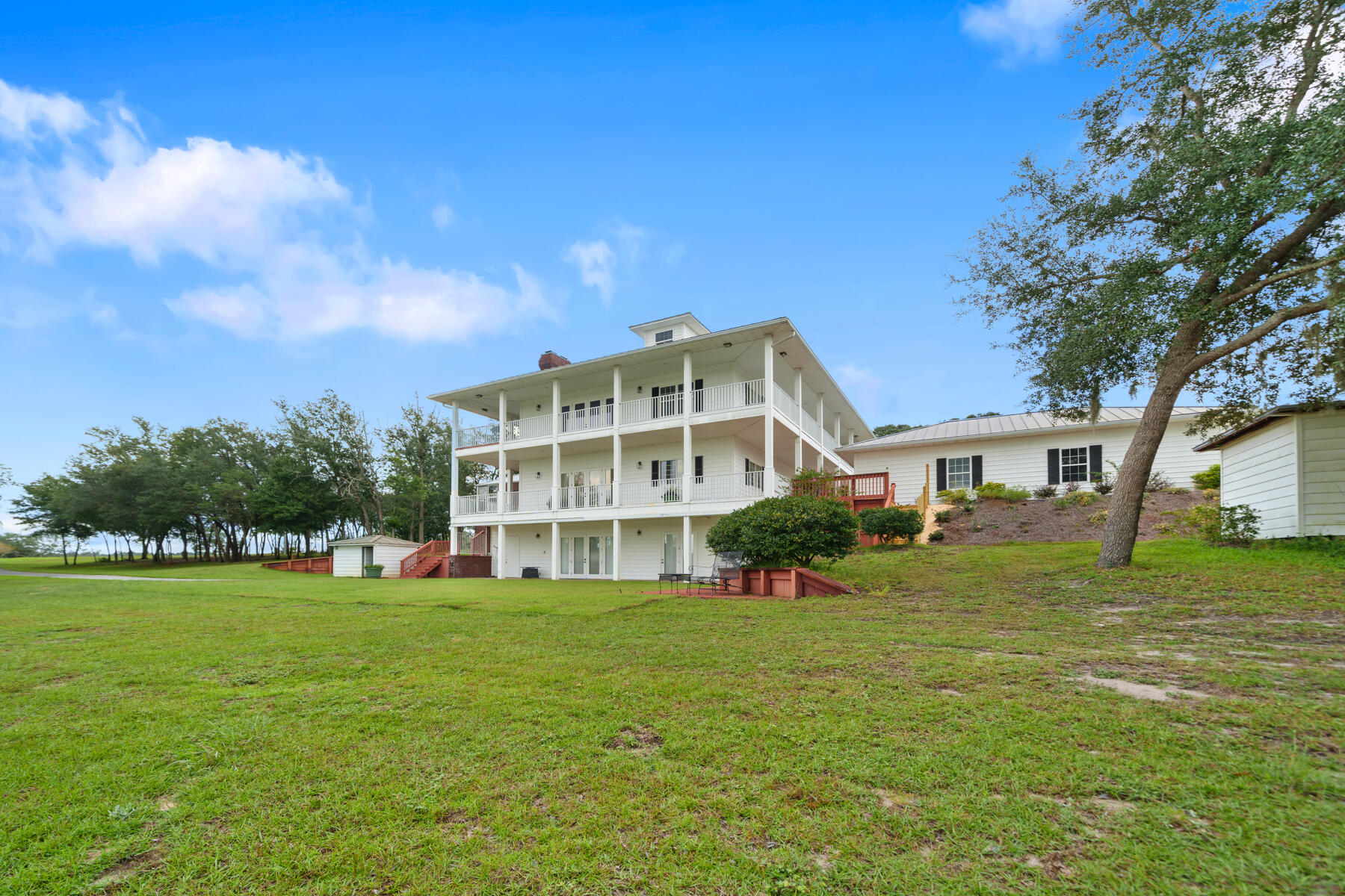 NO RECORDED SUBDIVISION - Residential