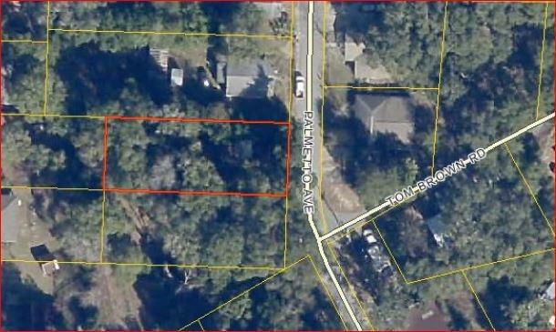 Centrally located in Niceville and close to Eglin AFB. The structure on this is in poor condition and will need to be cleared from lot. House is being sold AS IS and listing is for land value only. CAUTION, house should not be entered for safety reasons. Property built prior to 1978 and lead based paint may potentially exist. There is a shed on the property that may be salvageable.