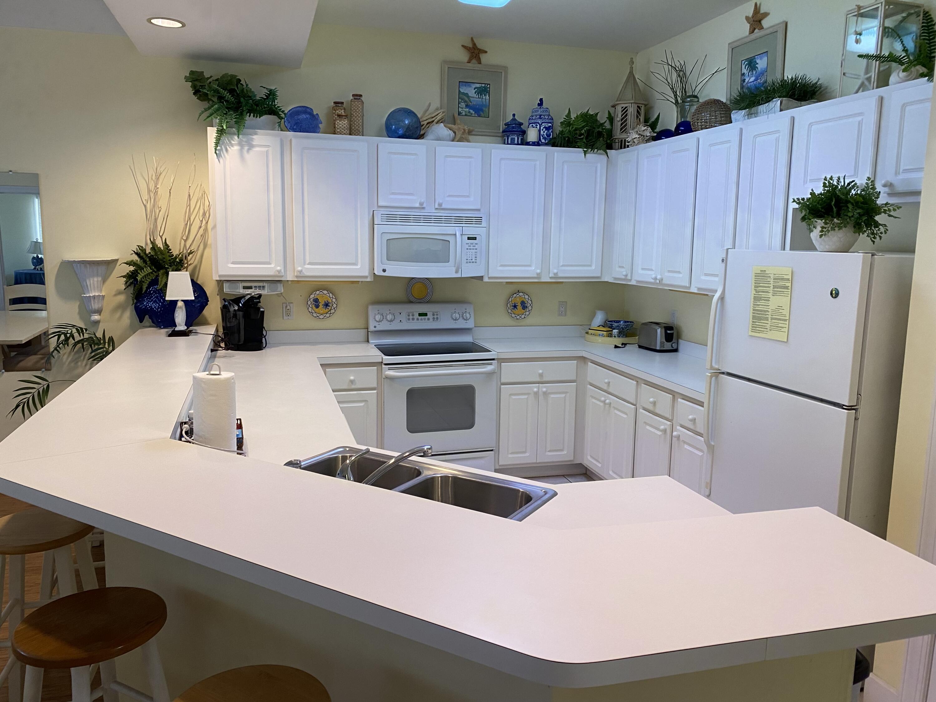 PAVILION PALMS - Residential