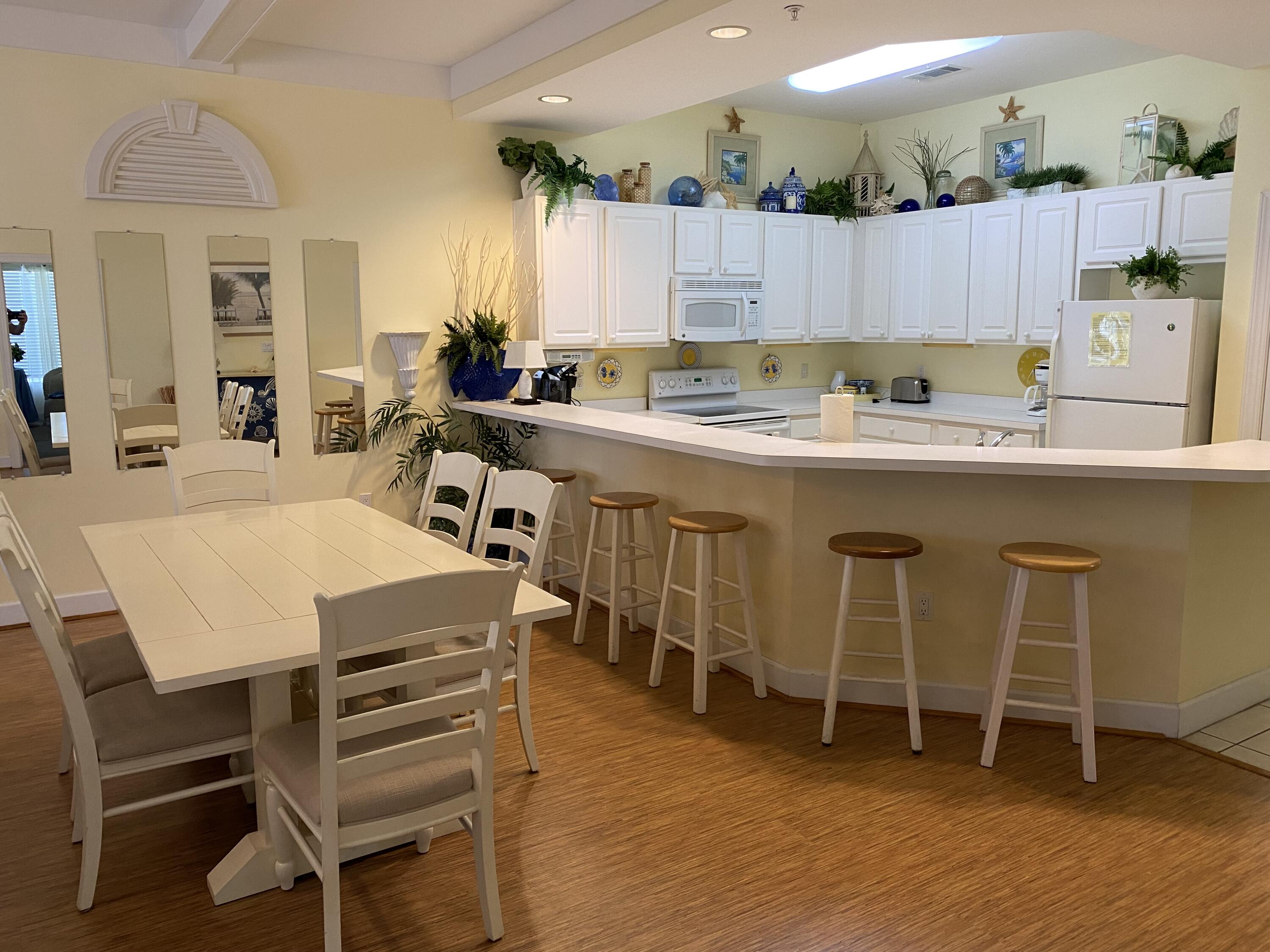 PAVILION PALMS - Residential