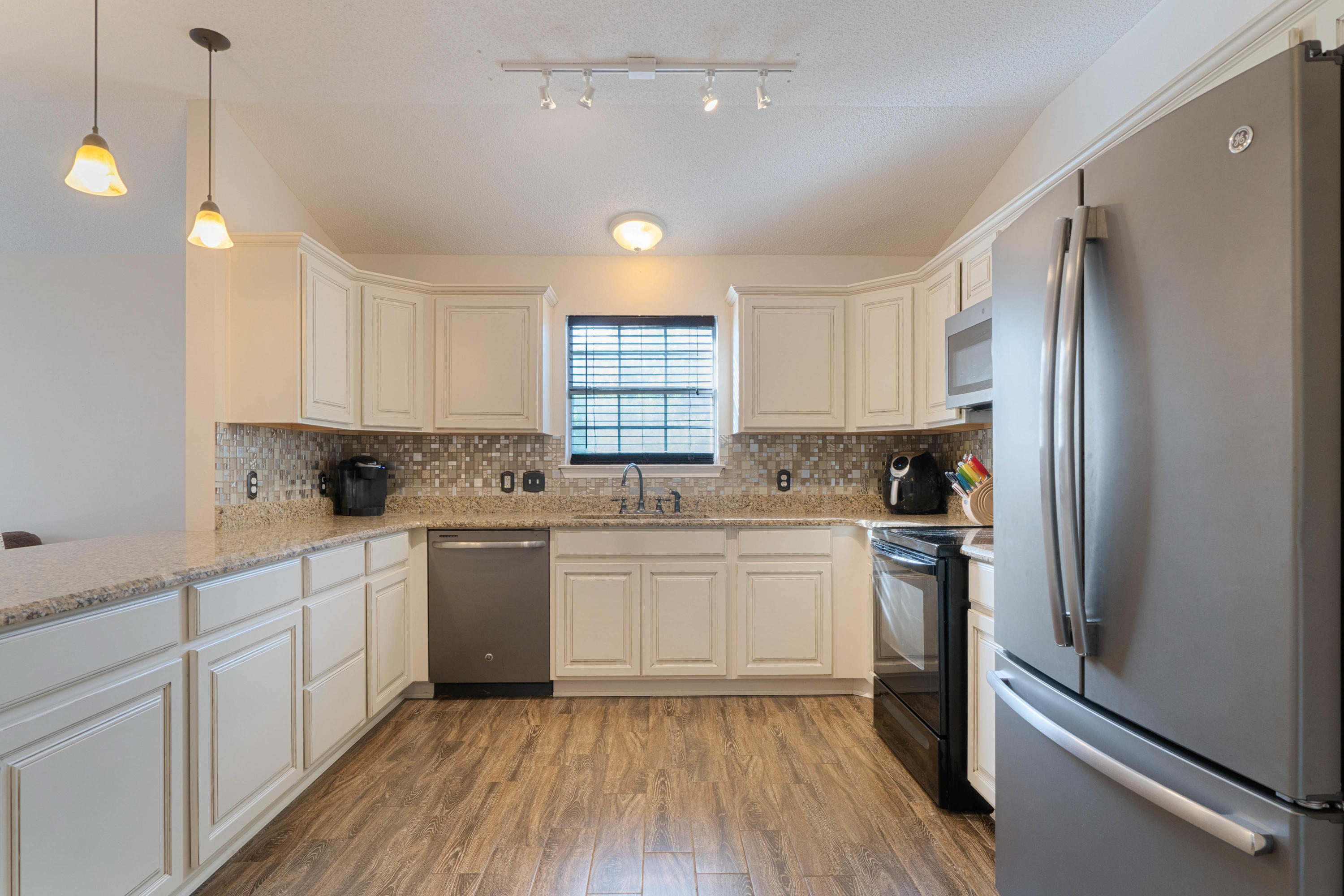 IVALEA GARDENS - Residential