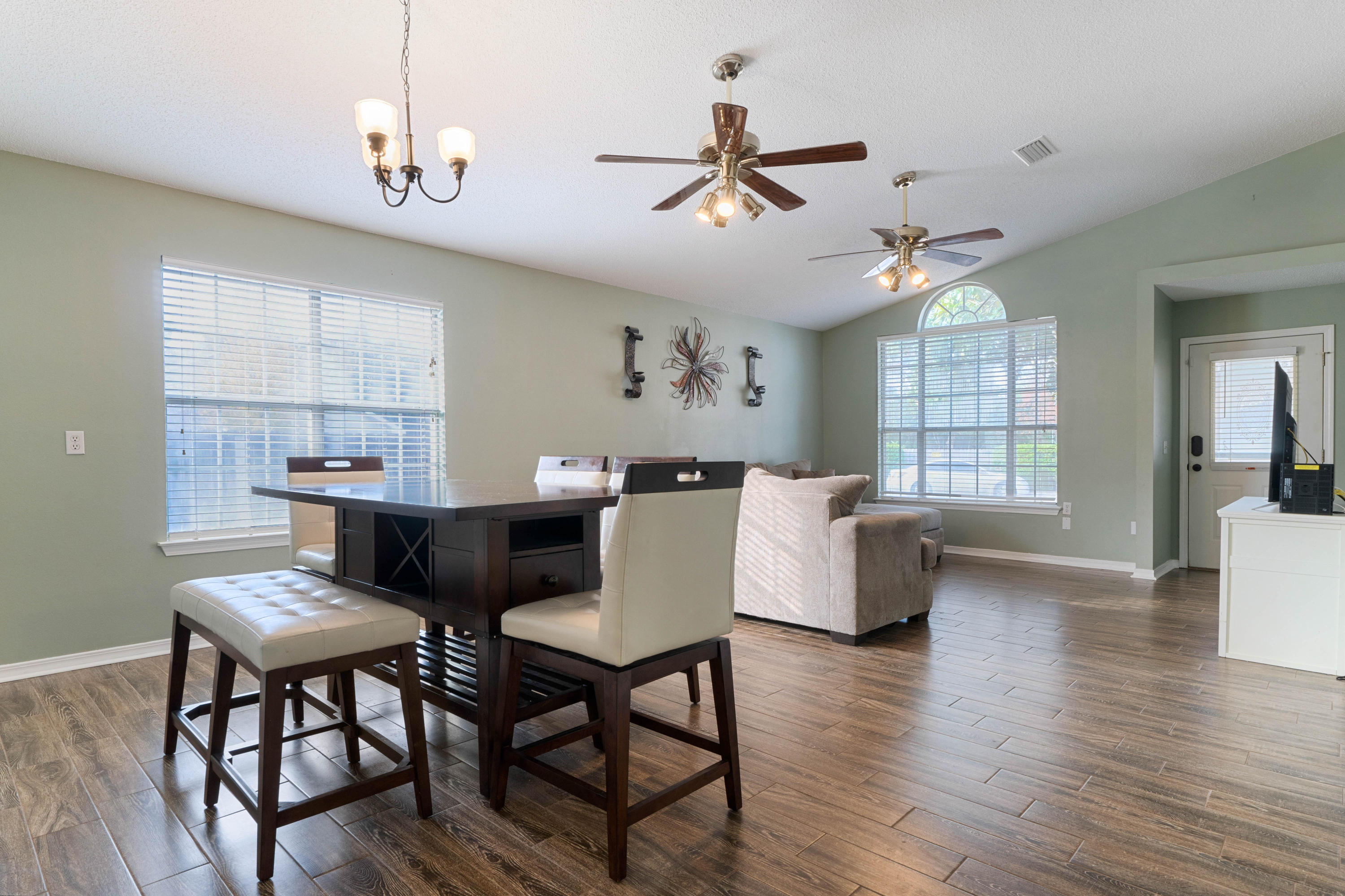 IVALEA GARDENS - Residential