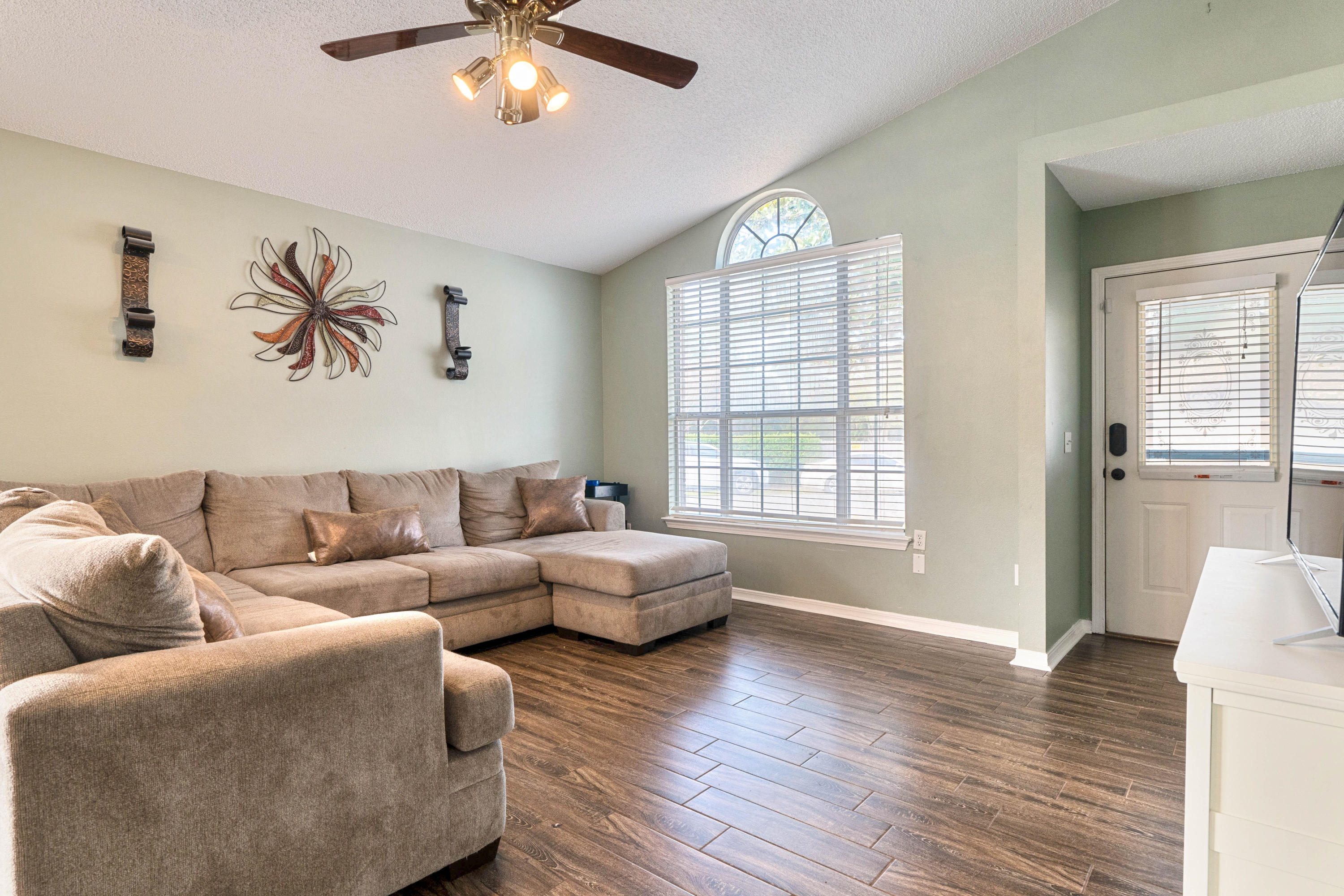 IVALEA GARDENS - Residential