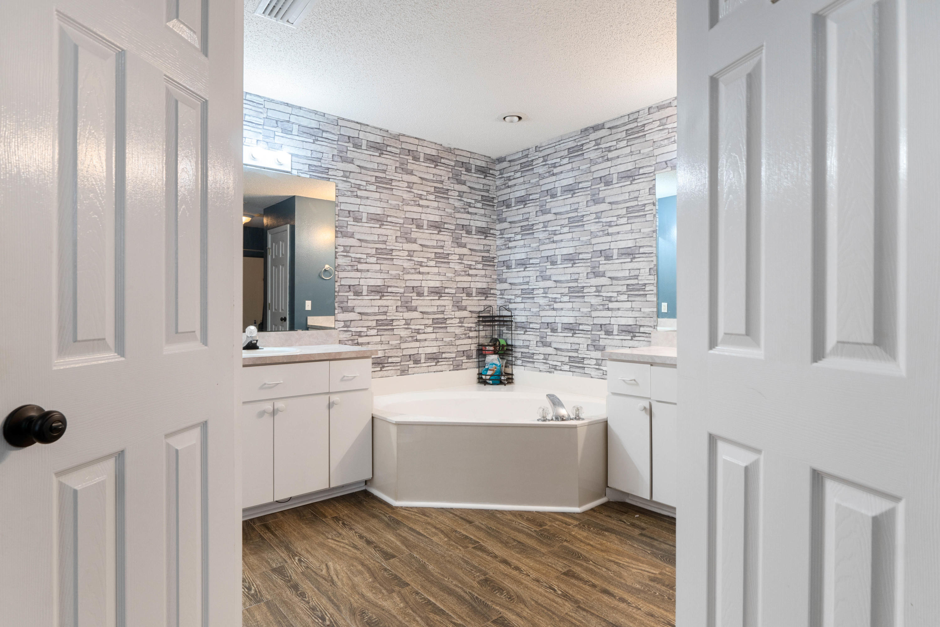 IVALEA GARDENS - Residential