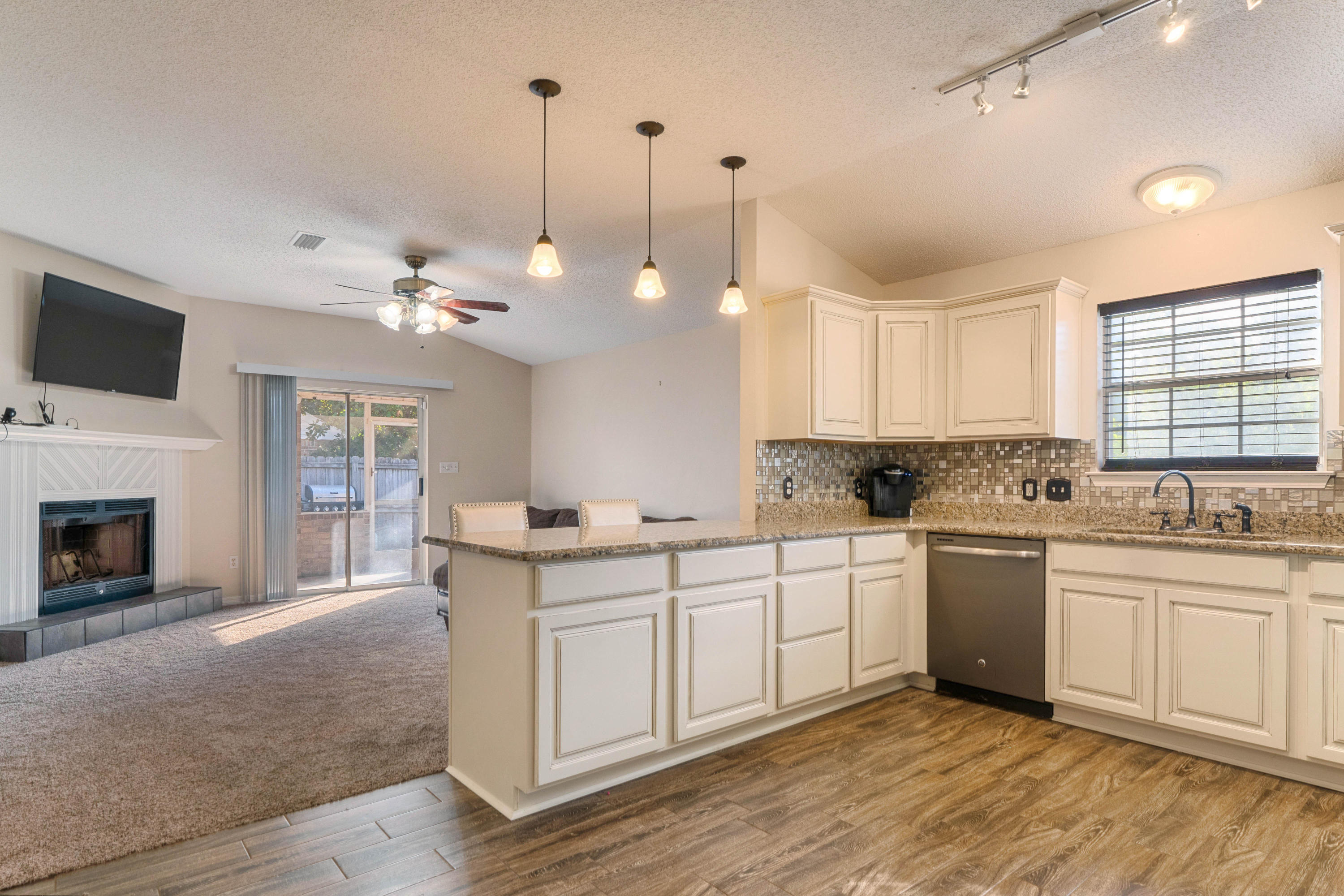 IVALEA GARDENS - Residential