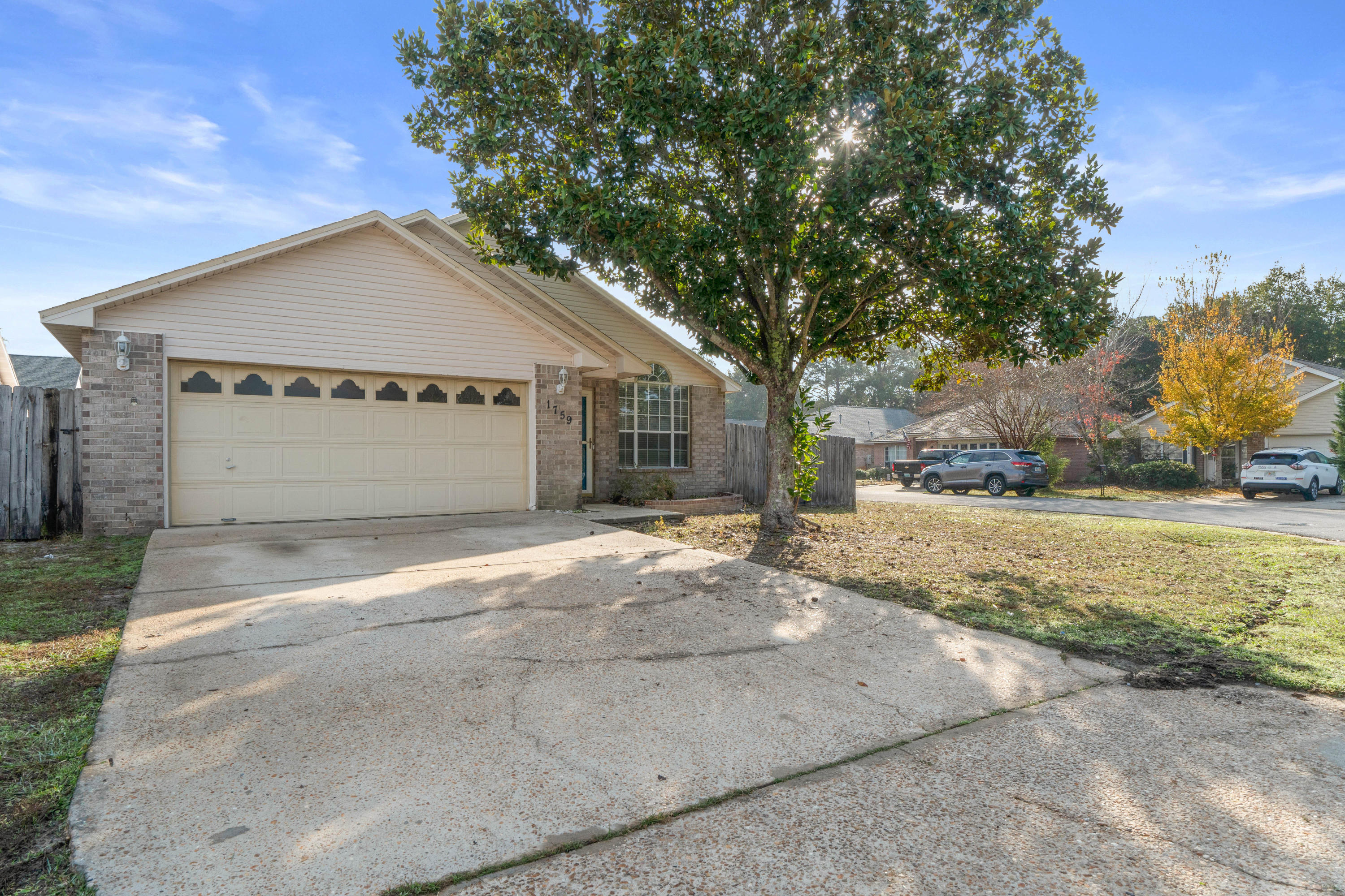 IVALEA GARDENS - Residential