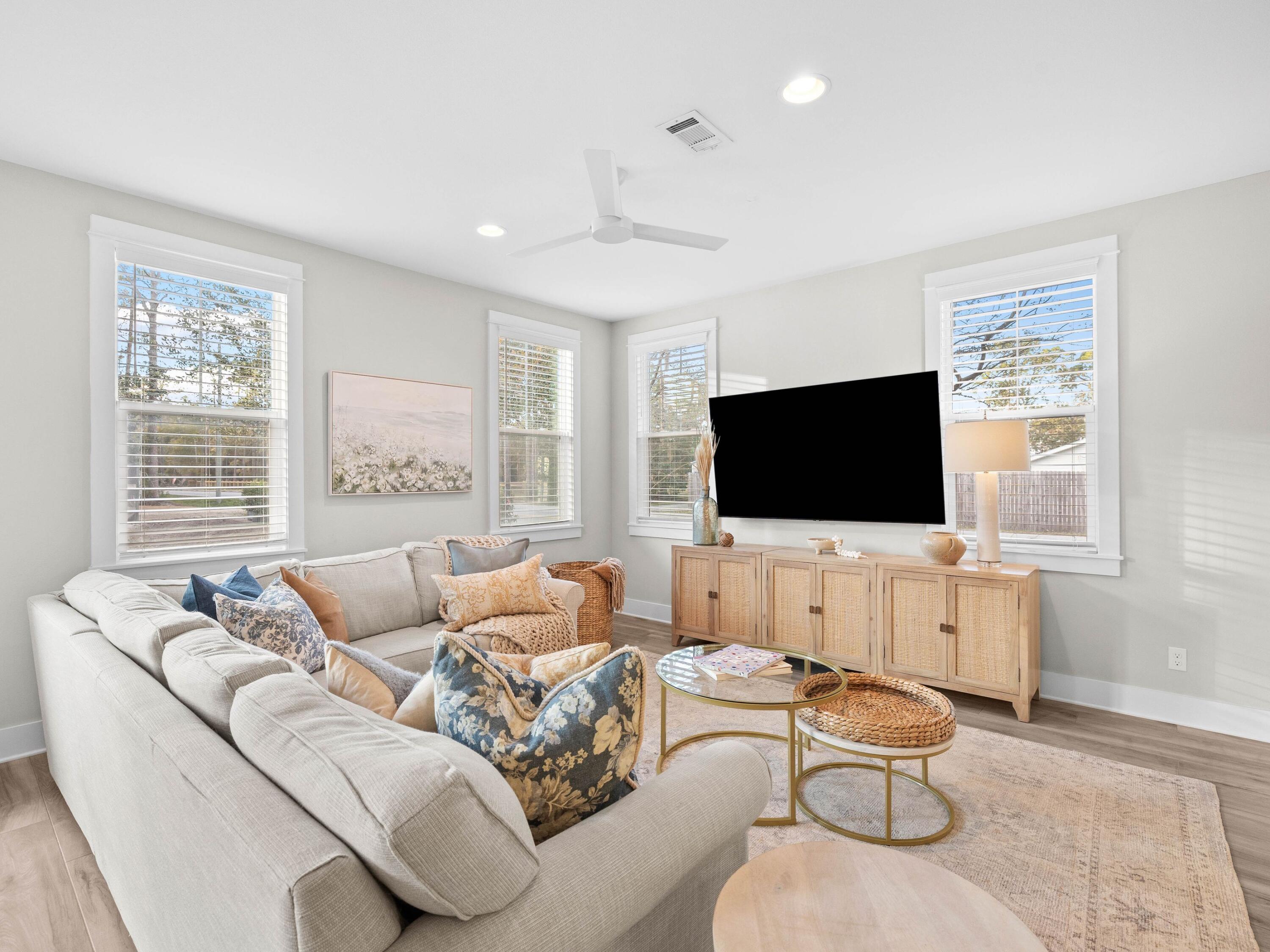 LIGHTHOUSE POINTE - Residential Lease