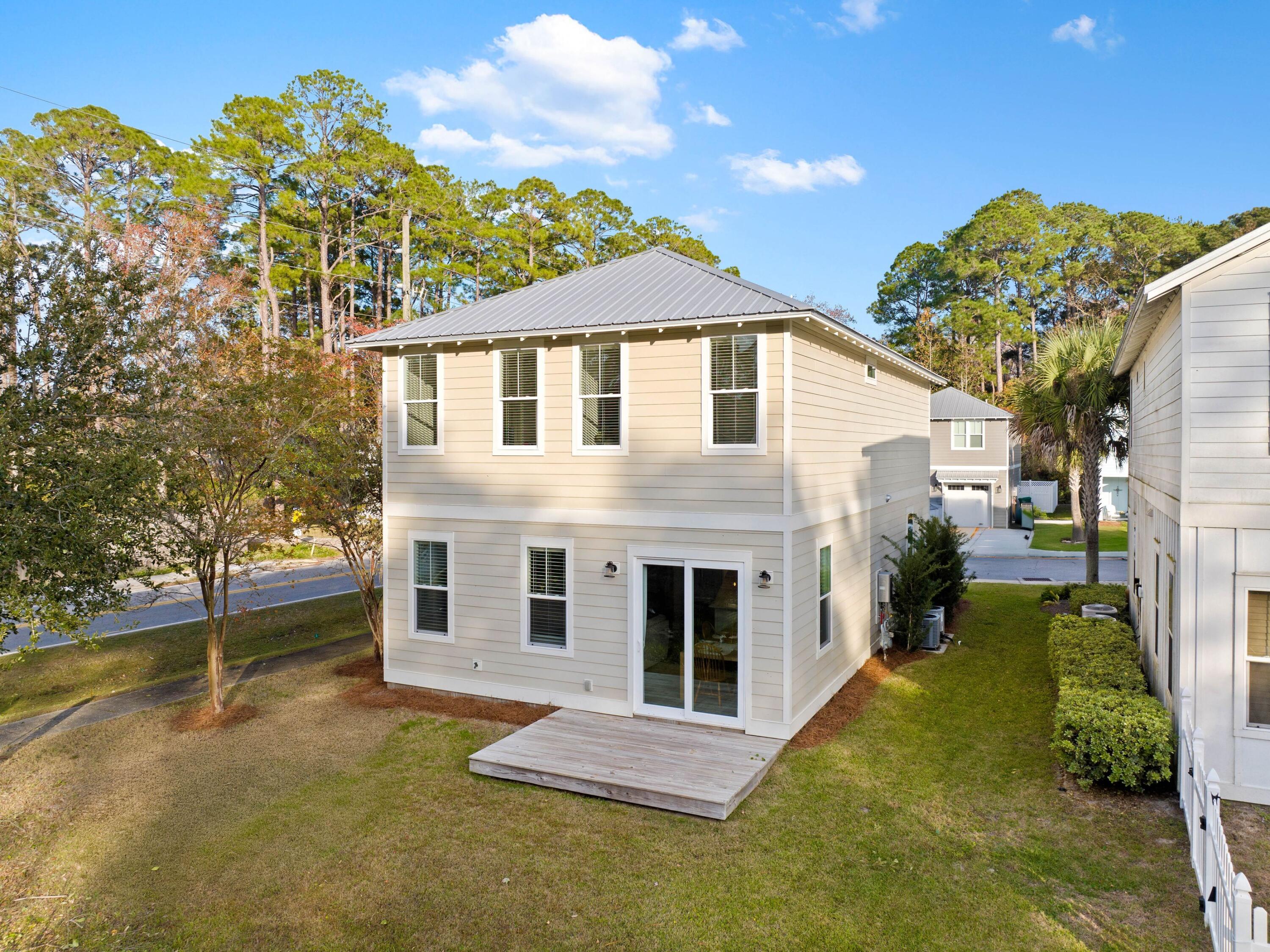 LIGHTHOUSE POINTE - Residential Lease