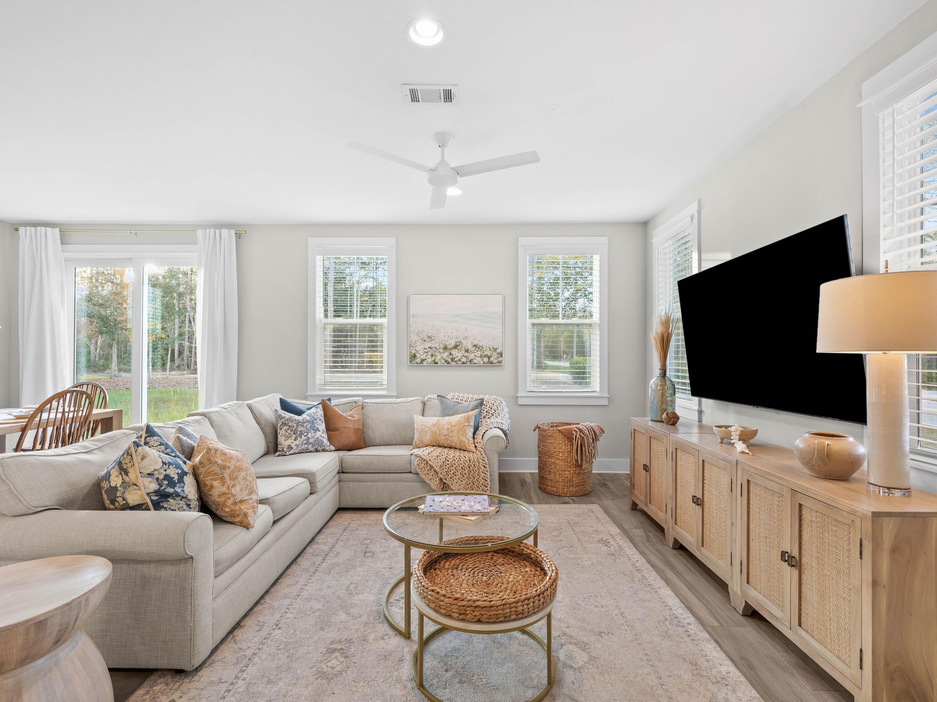 LIGHTHOUSE POINTE - Residential Lease