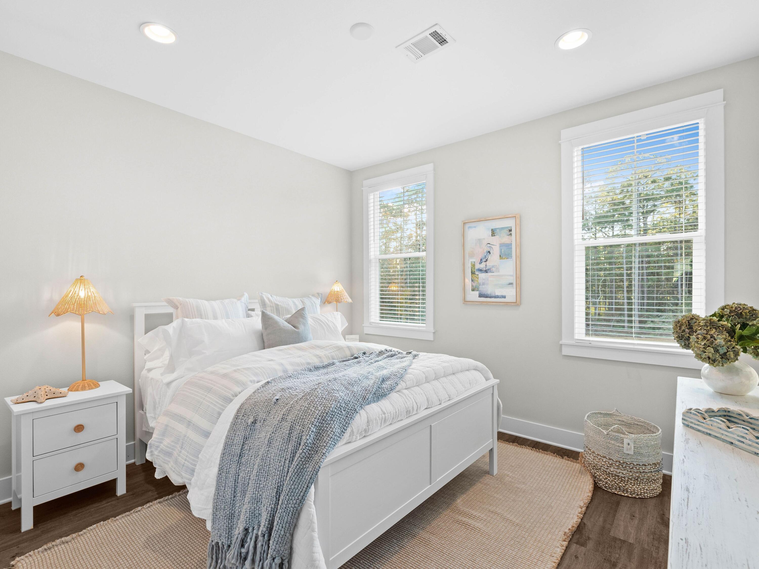 LIGHTHOUSE POINTE - Residential Lease