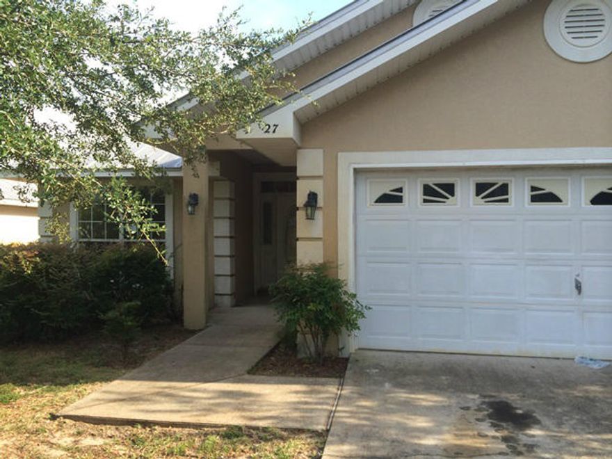 Contemporary style home split floor plan, metal roof on a dead end street, very quiet. This home has been renovated new air conditioning system, interior repainted and carpeted areas new carpet all neutral. This area of Driftwood is in a quiet dead end but close enough for the children to head over to the playground park. This home has access to the community pool.