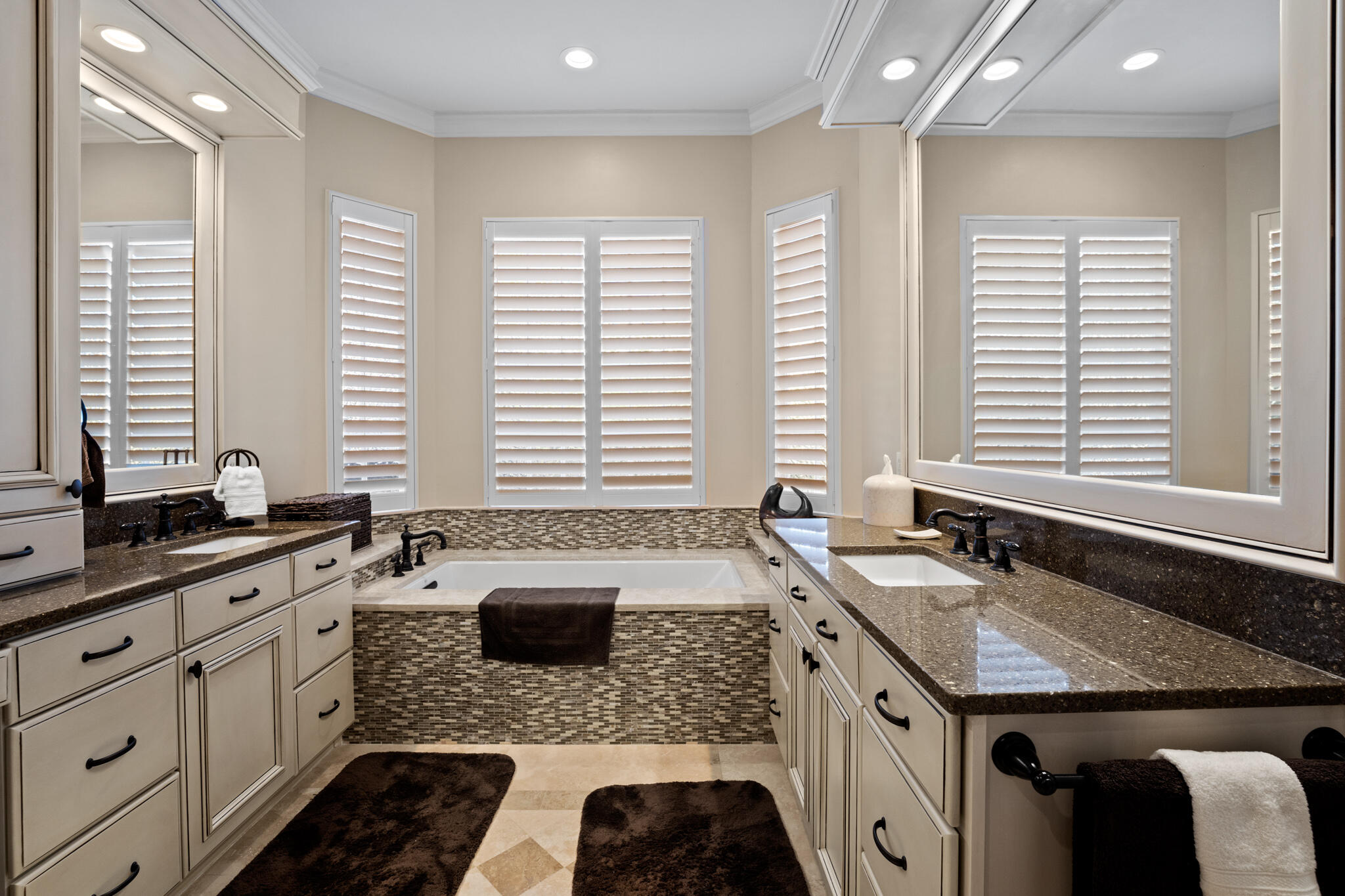 BURNT PINE - Residential