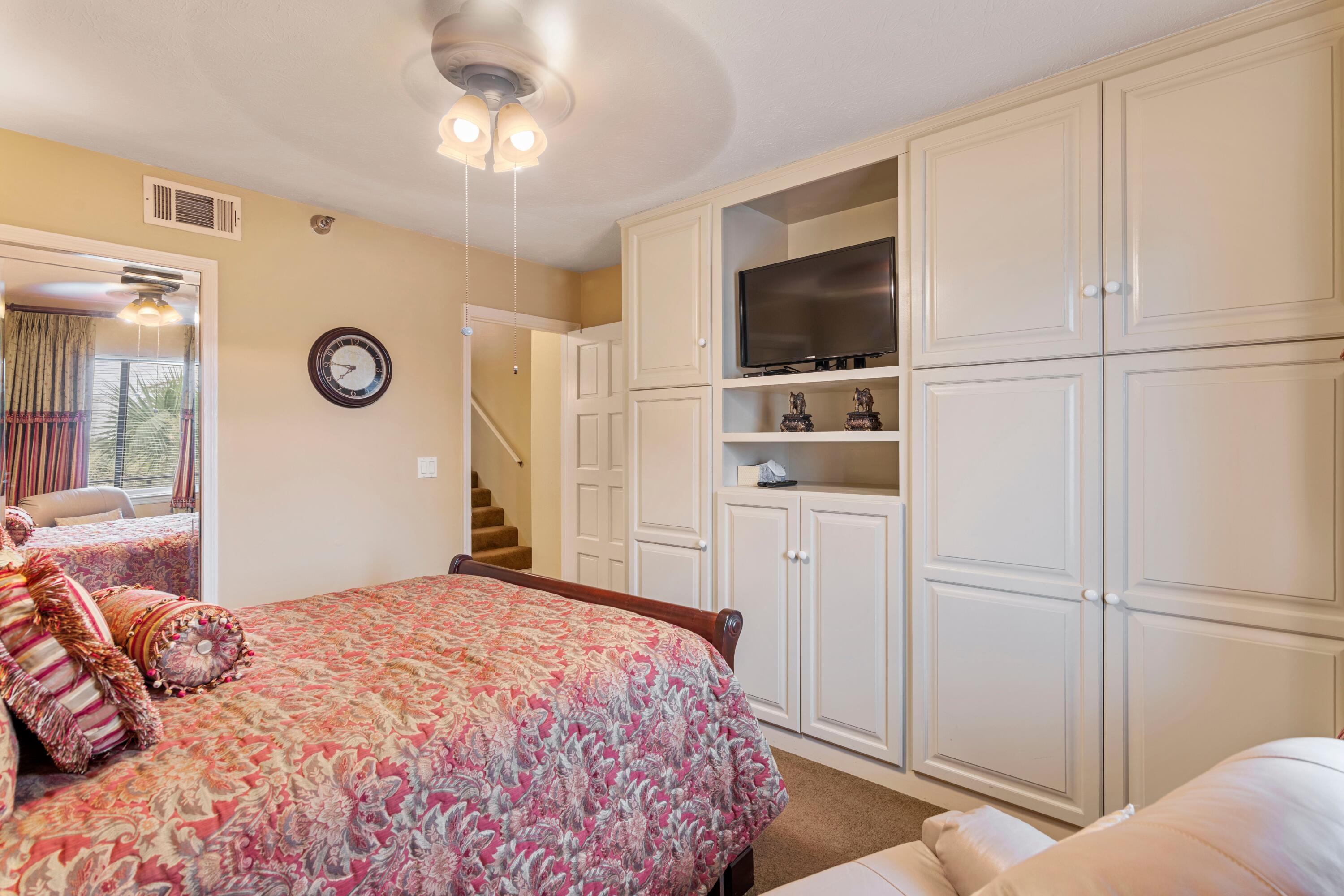 SEAFARER CONDO - Residential