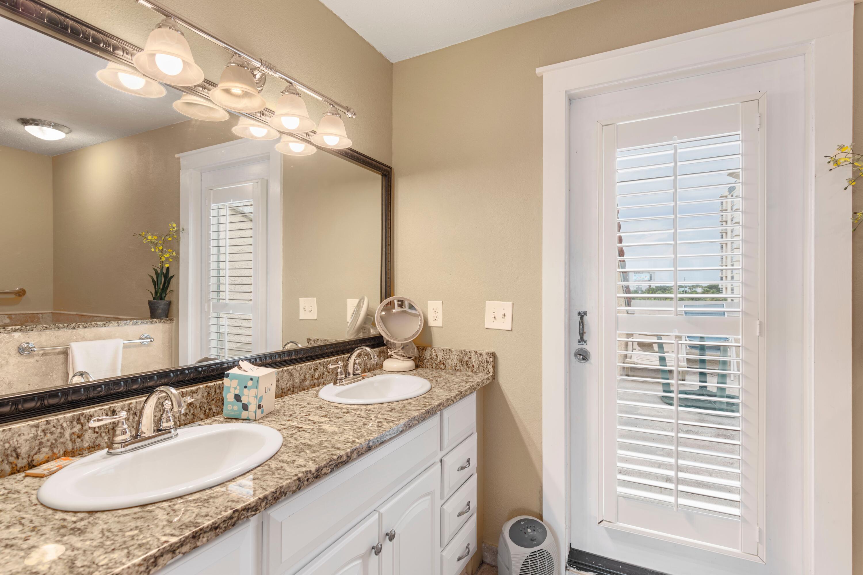 SEAFARER CONDO - Residential