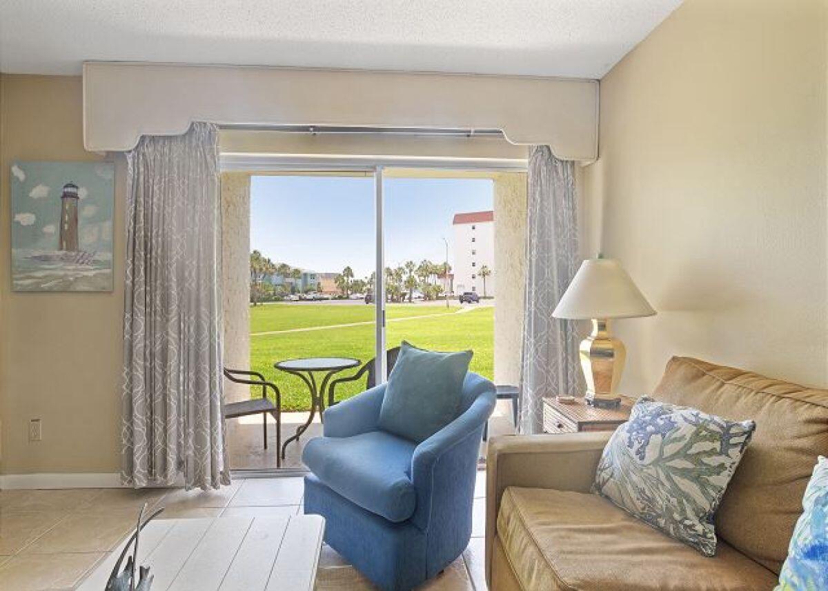 EL MATADOR CONDO - Residential