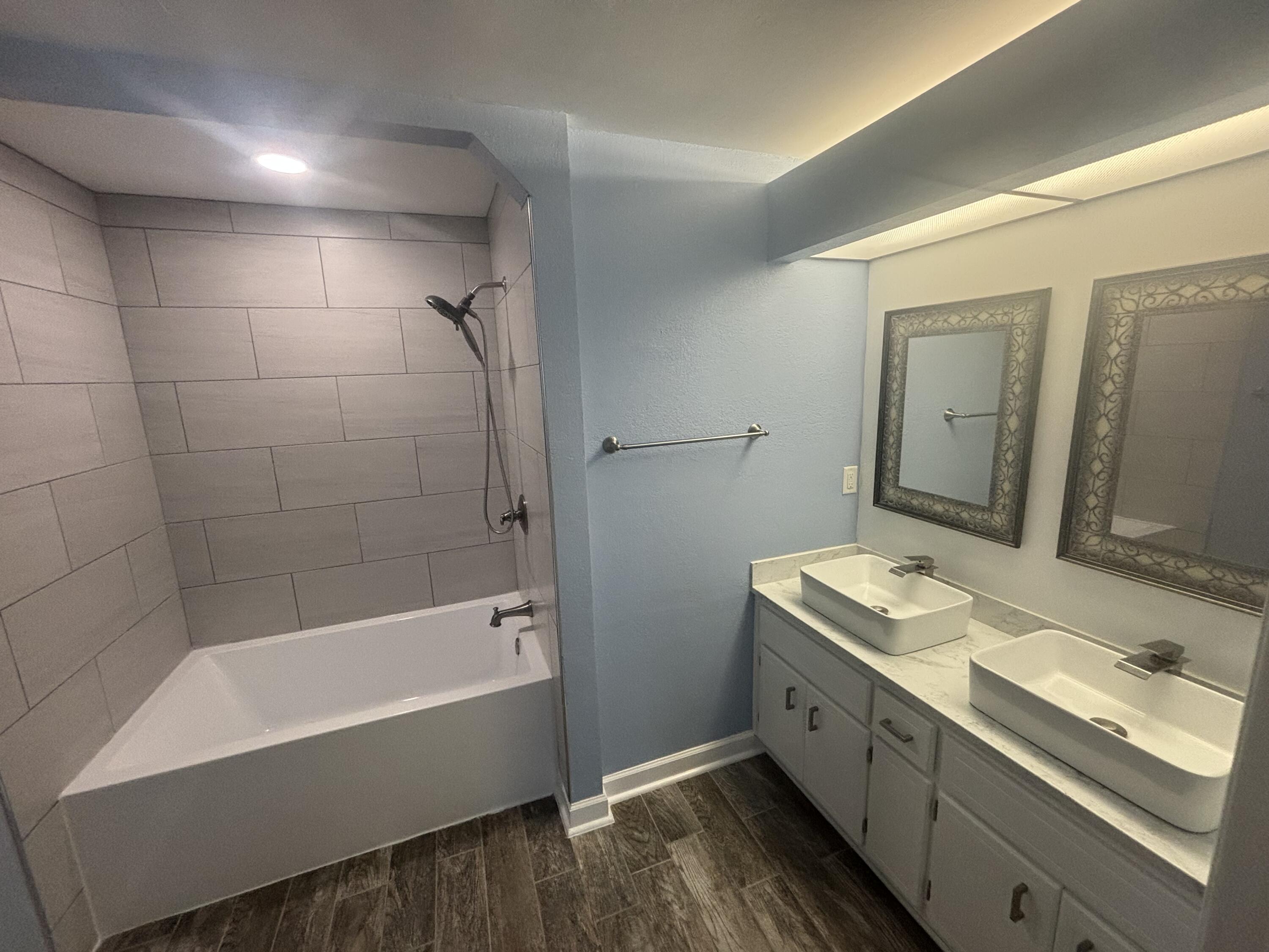 LIVE OAK MANORS - Residential Lease