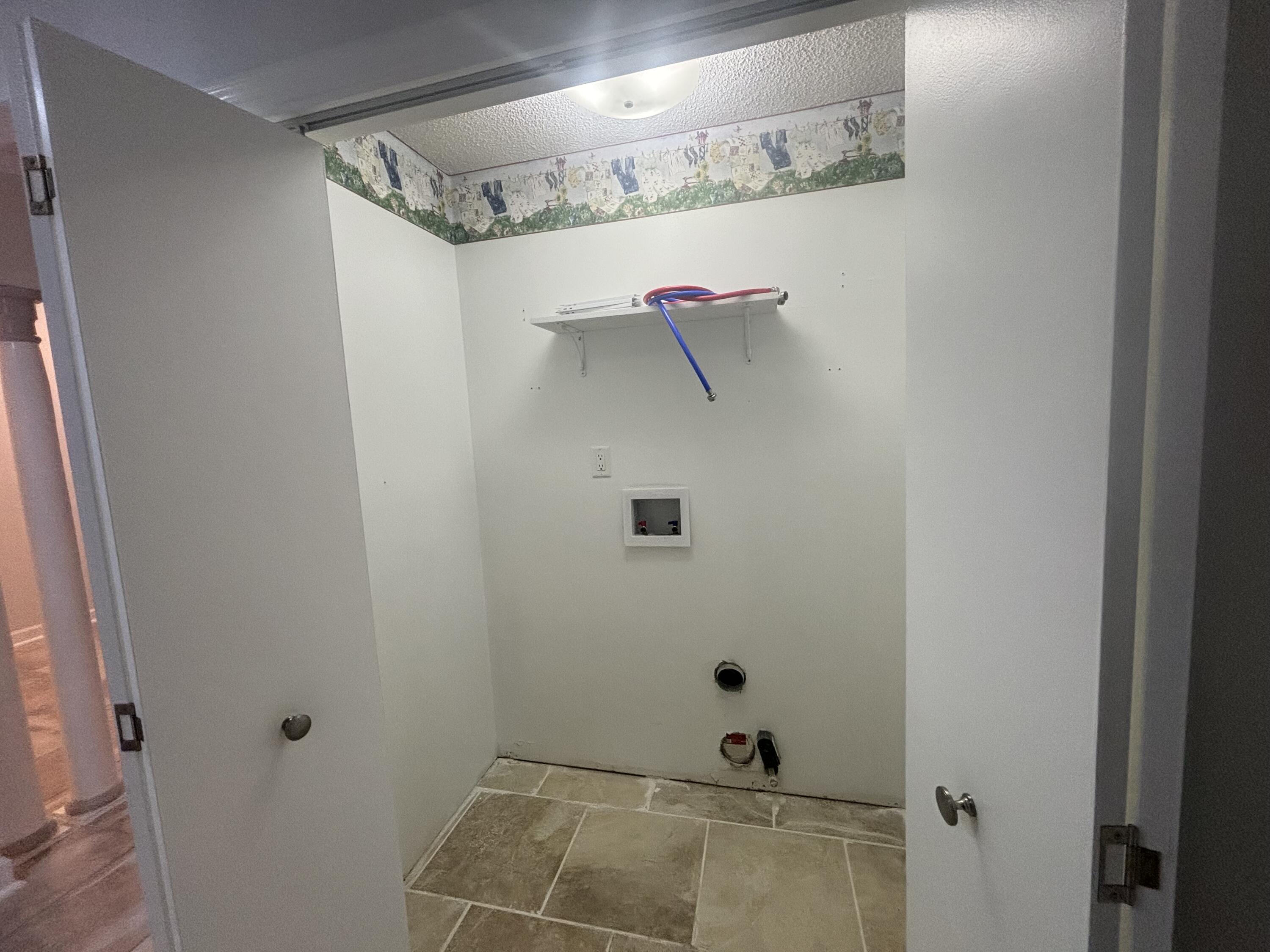 LIVE OAK MANORS - Residential Lease