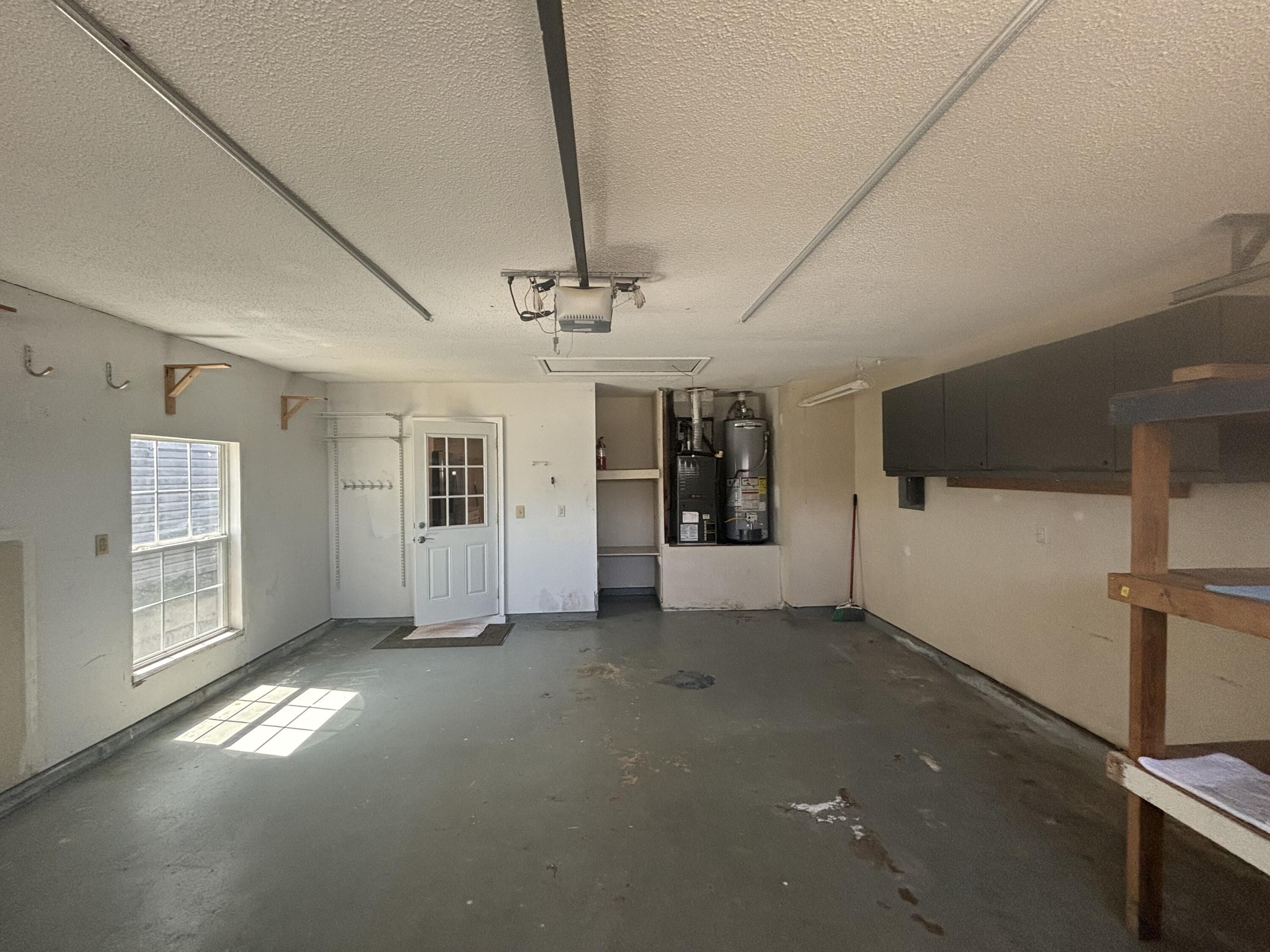 LIVE OAK MANORS - Residential Lease