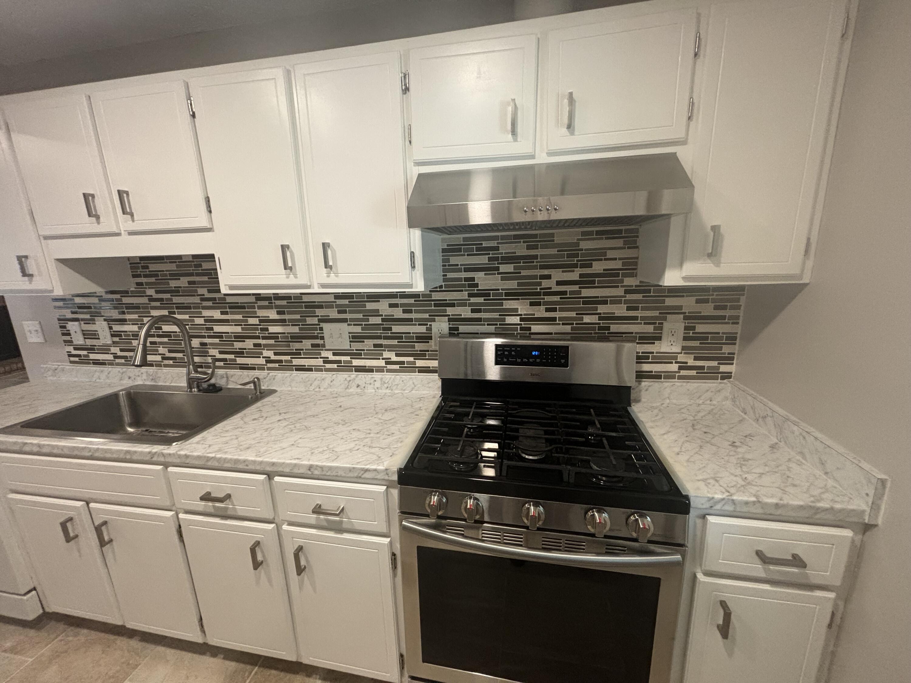 LIVE OAK MANORS - Residential Lease