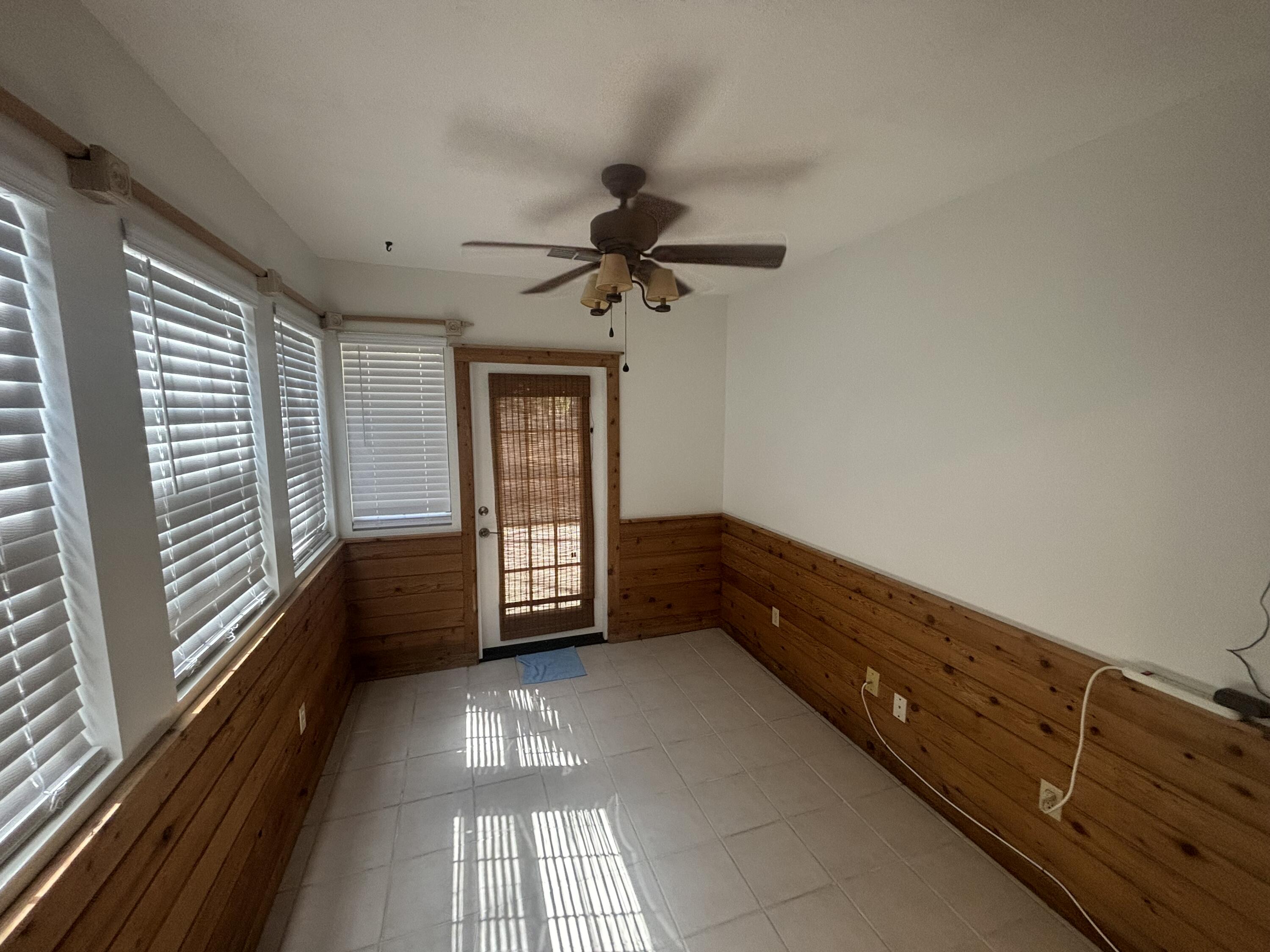 LIVE OAK MANORS - Residential Lease