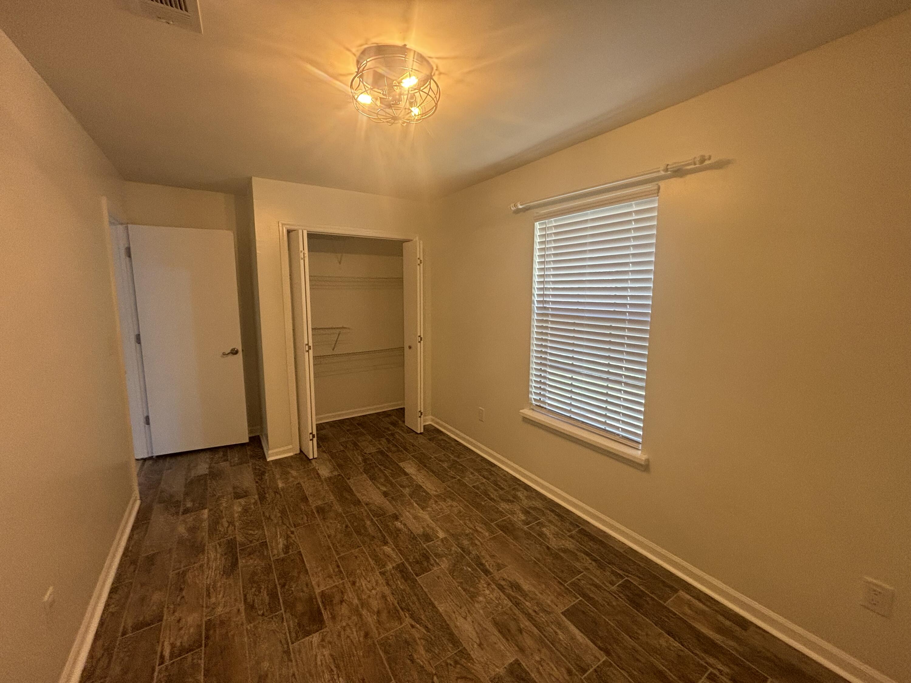 LIVE OAK MANORS - Residential Lease