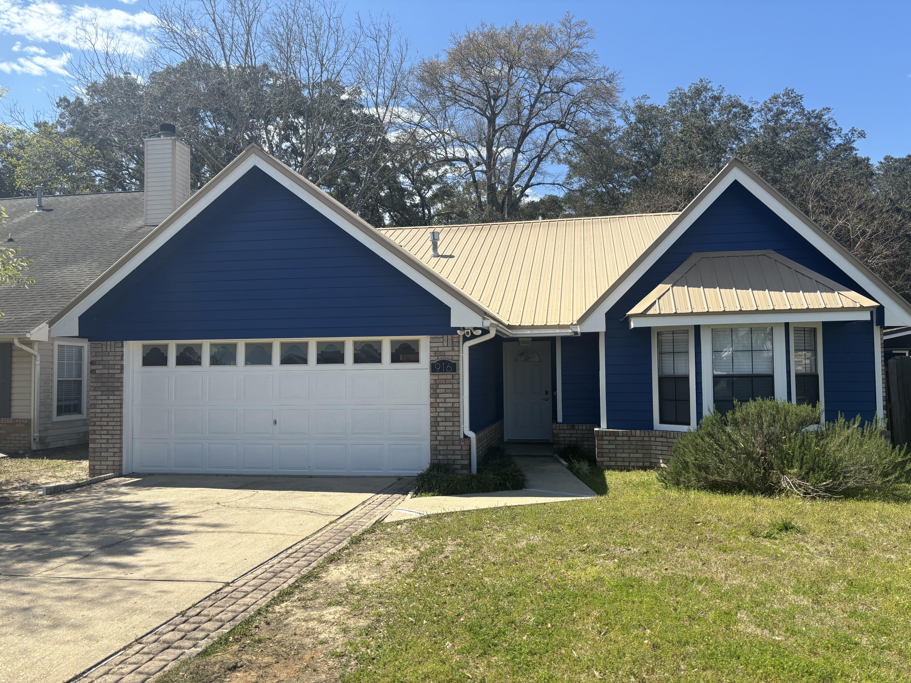 LIVE OAK MANORS - Residential Lease