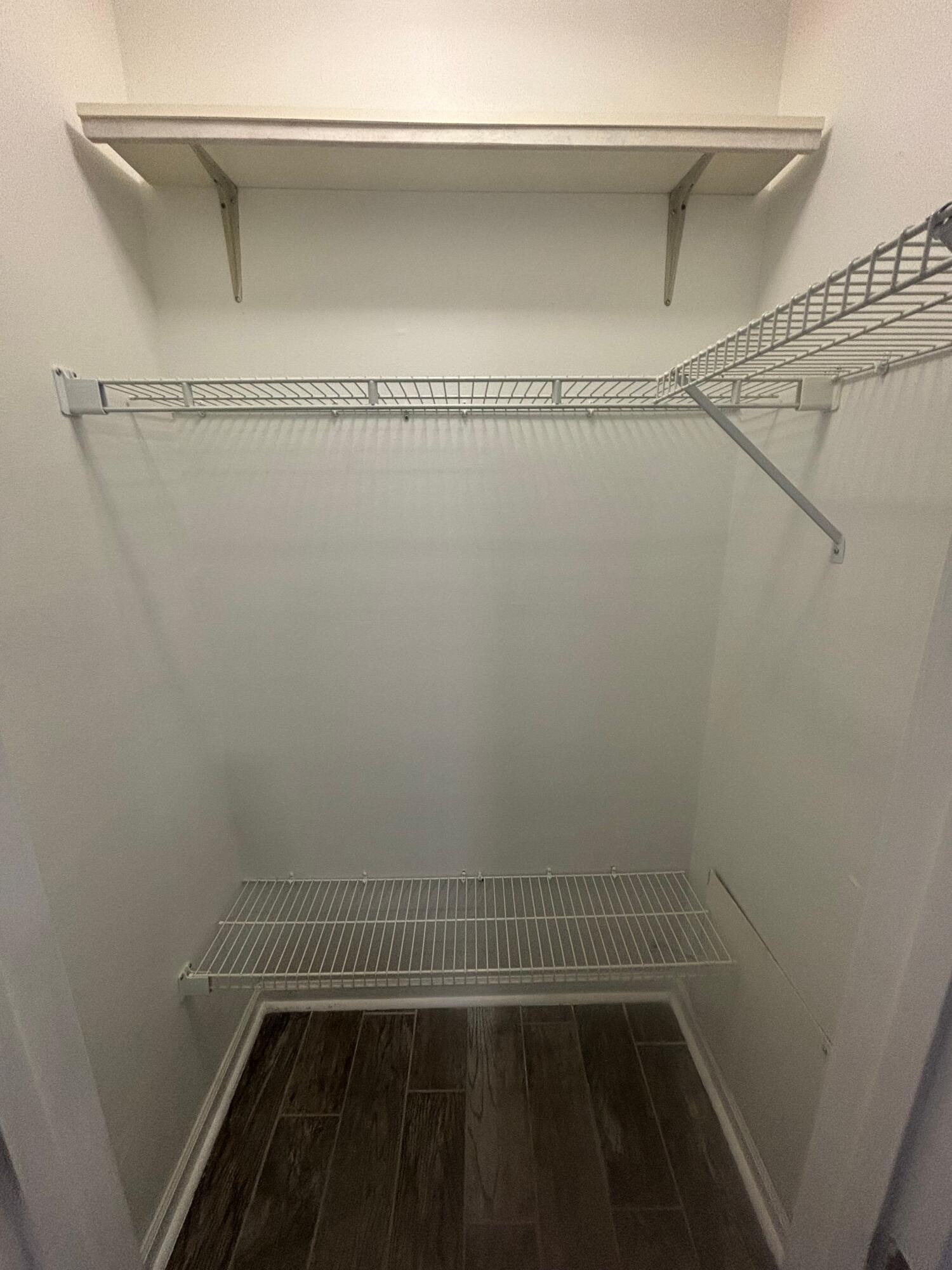 LIVE OAK MANORS - Residential Lease