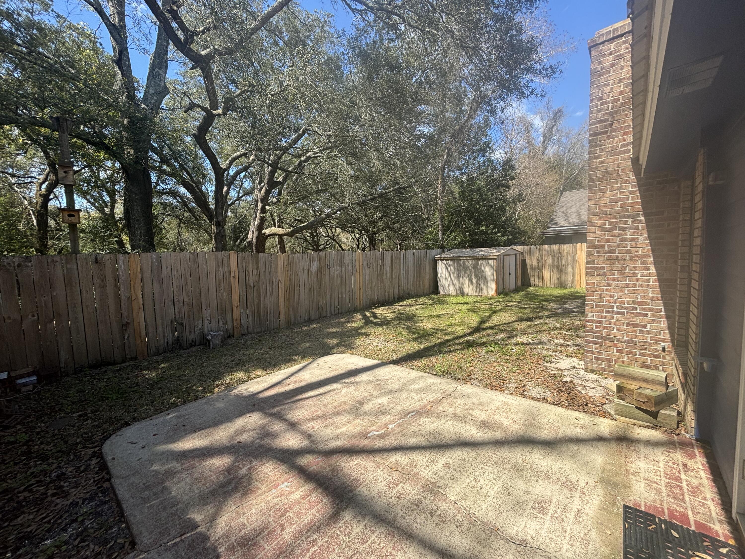 LIVE OAK MANORS - Residential Lease