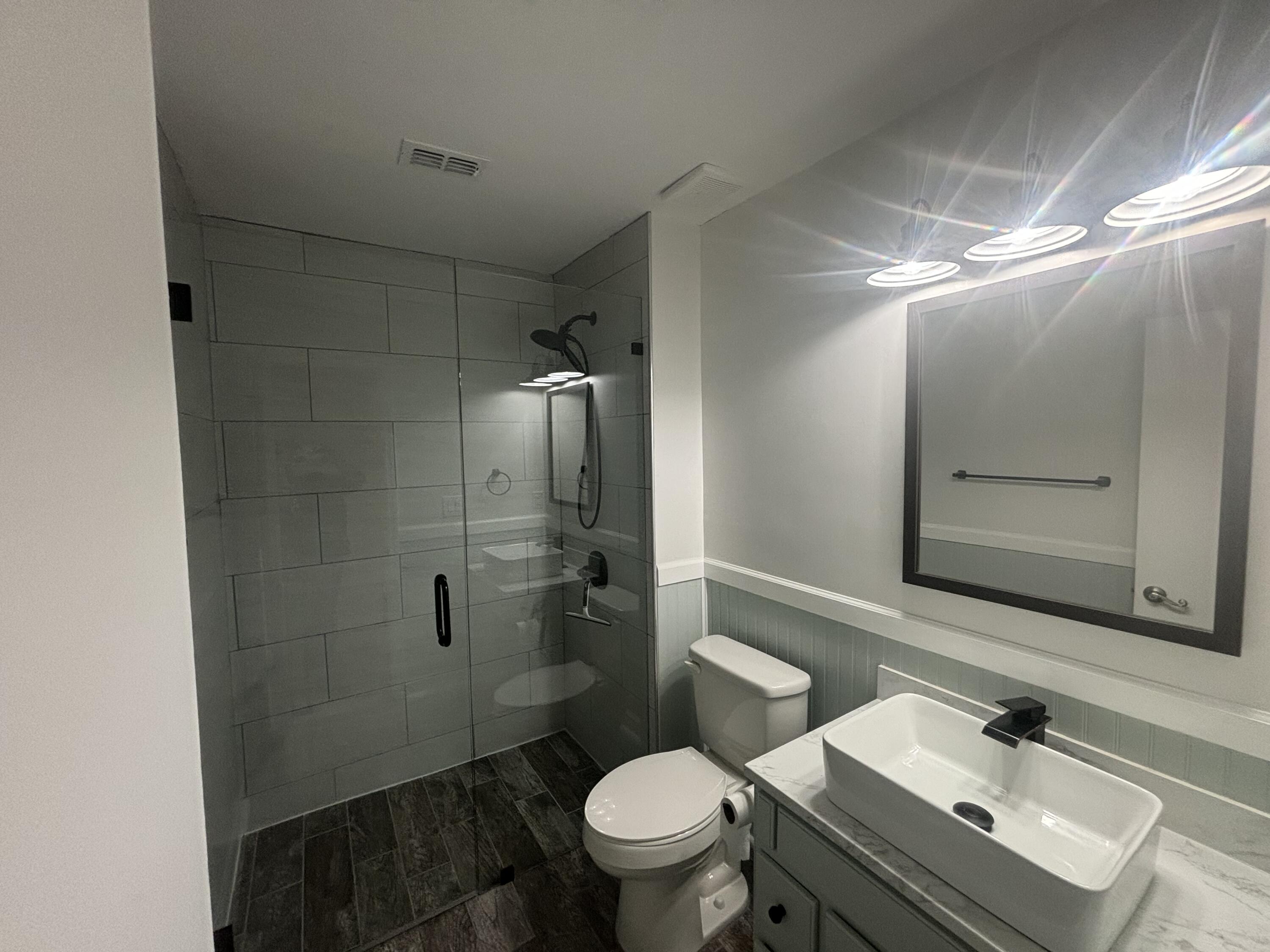 LIVE OAK MANORS - Residential Lease