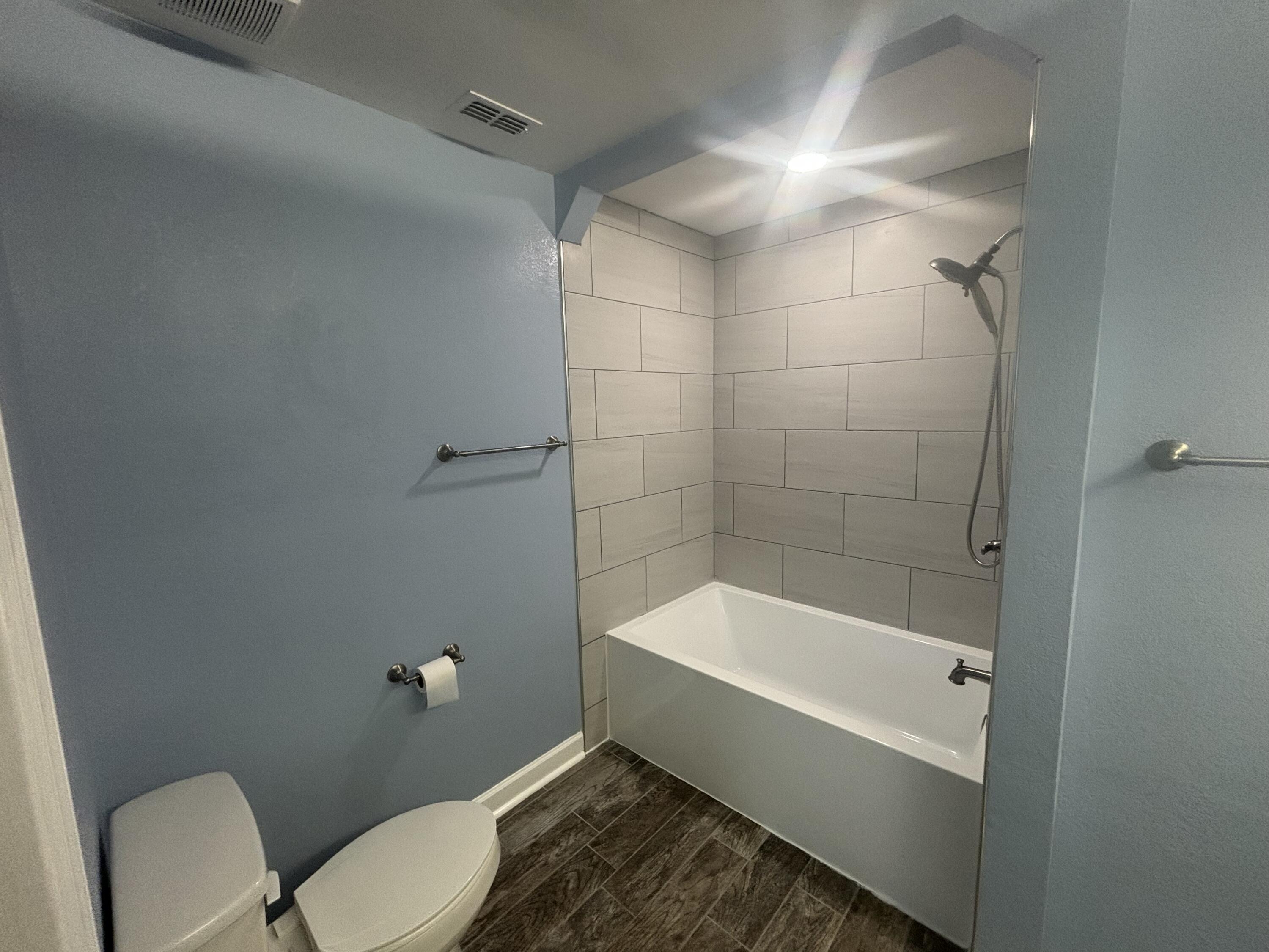 LIVE OAK MANORS - Residential Lease