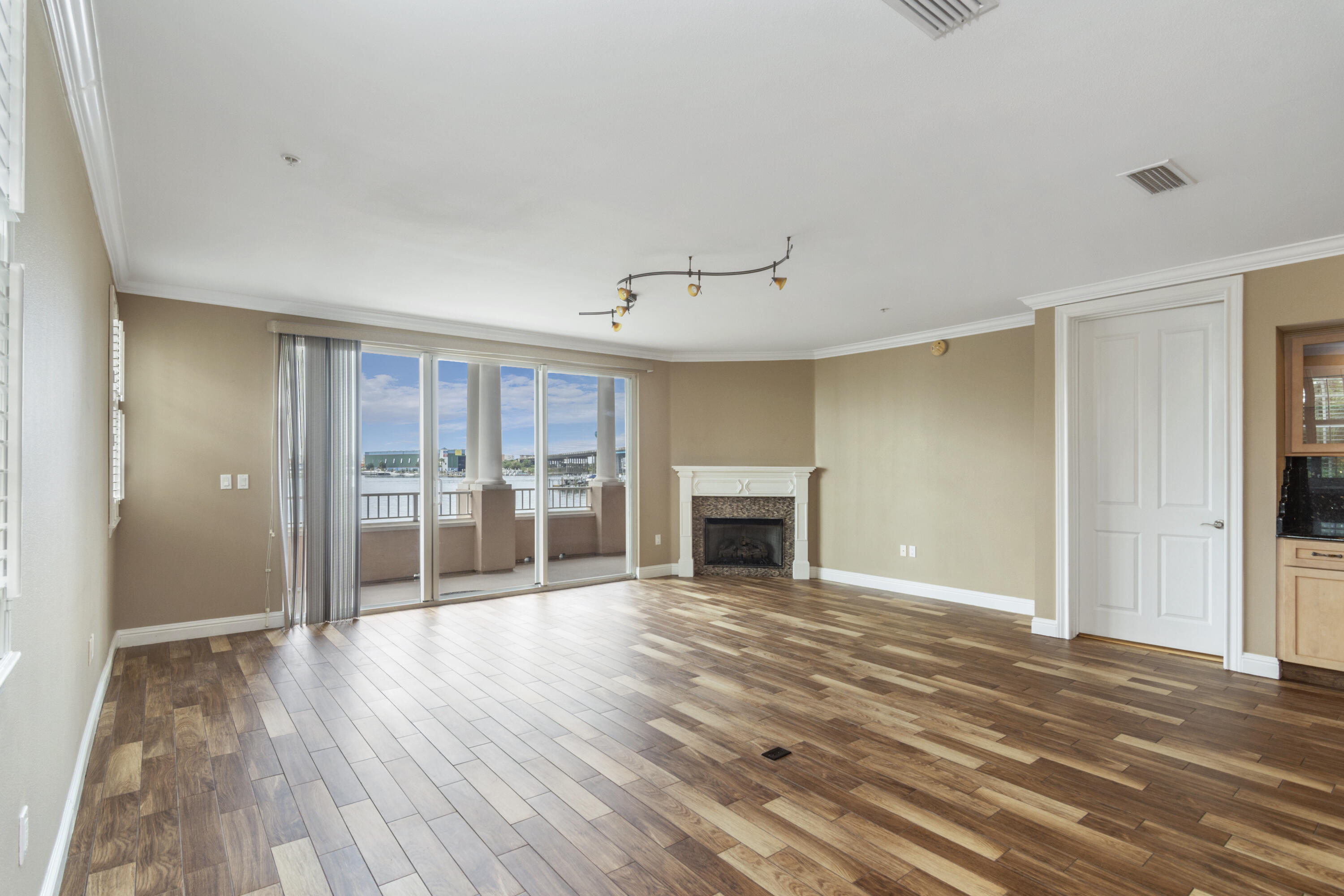 VILLA DI MARE - Residential