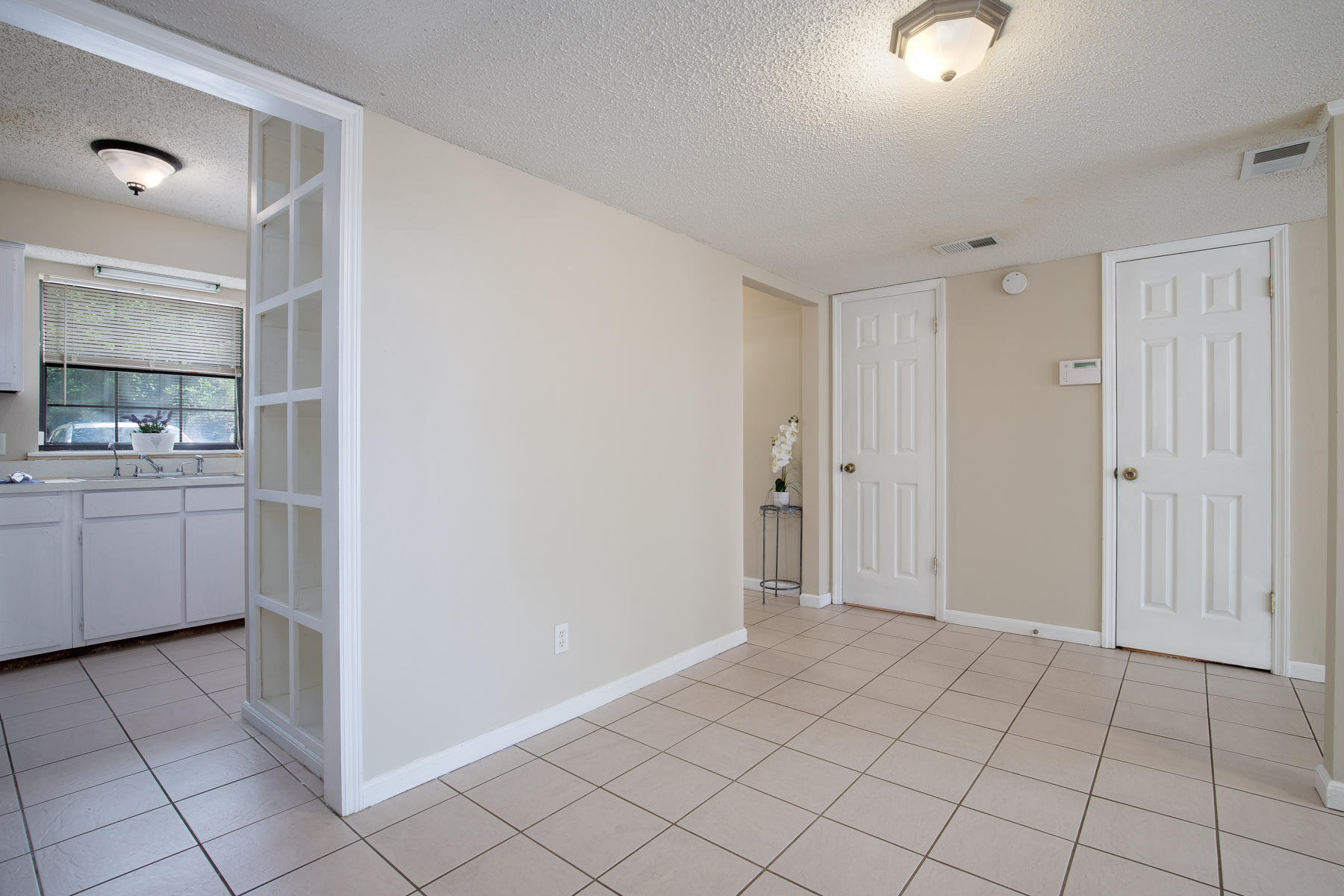 TWIN OAKS - Residential