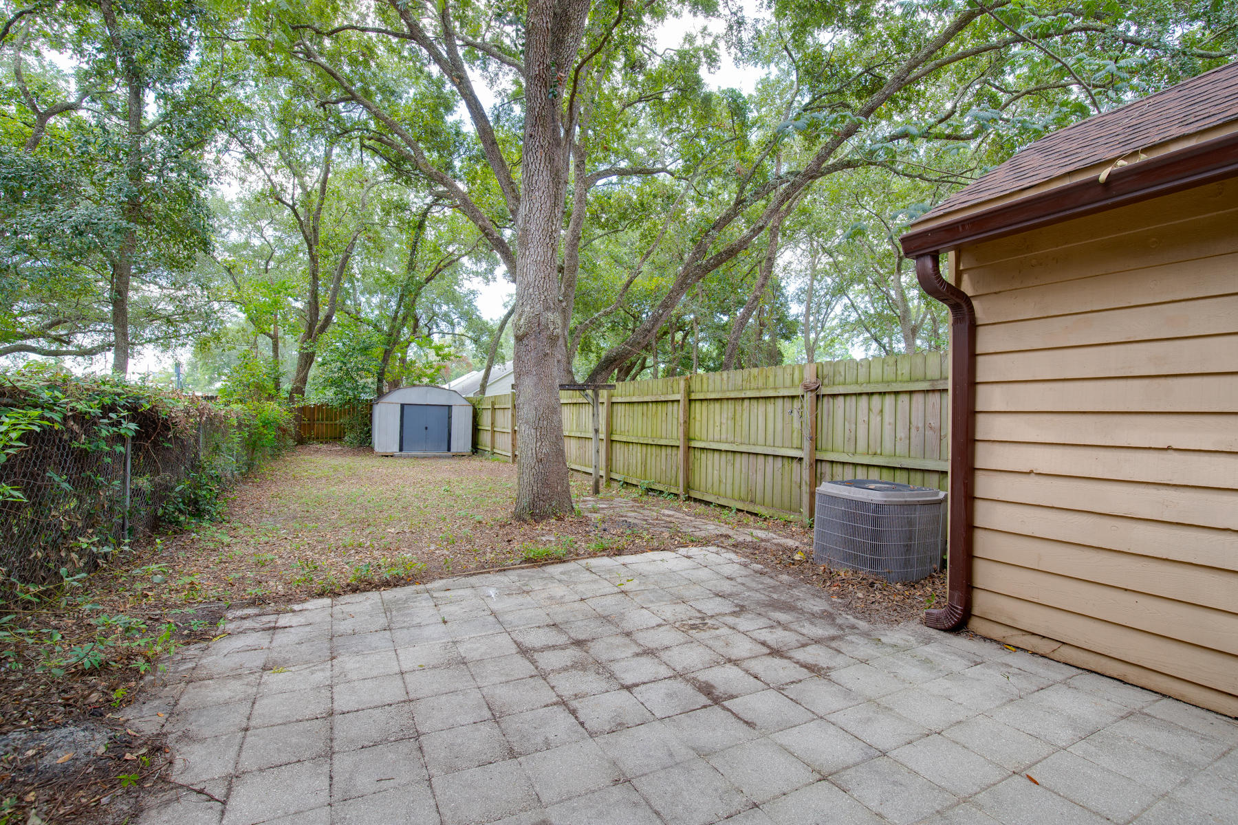 TWIN OAKS - Residential