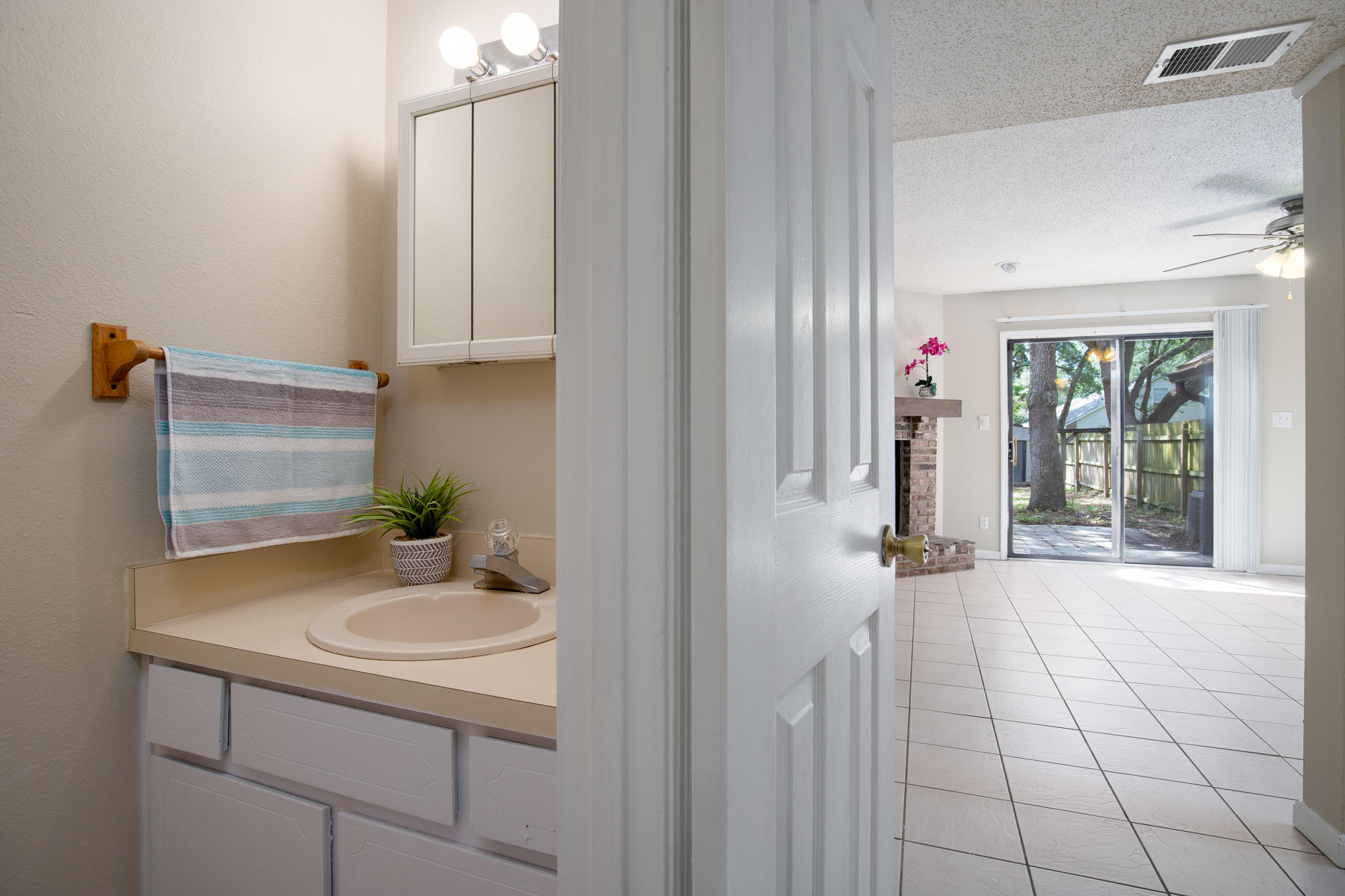 TWIN OAKS - Residential