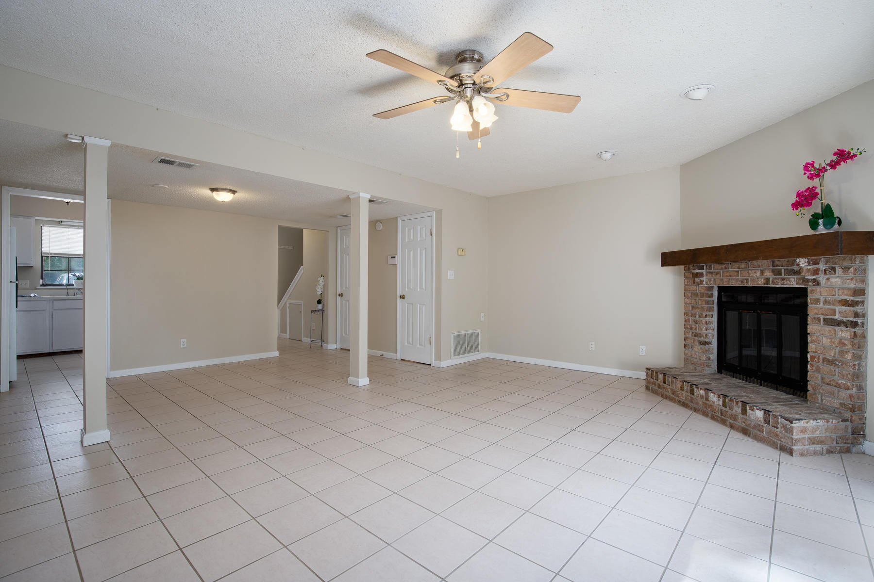 TWIN OAKS - Residential