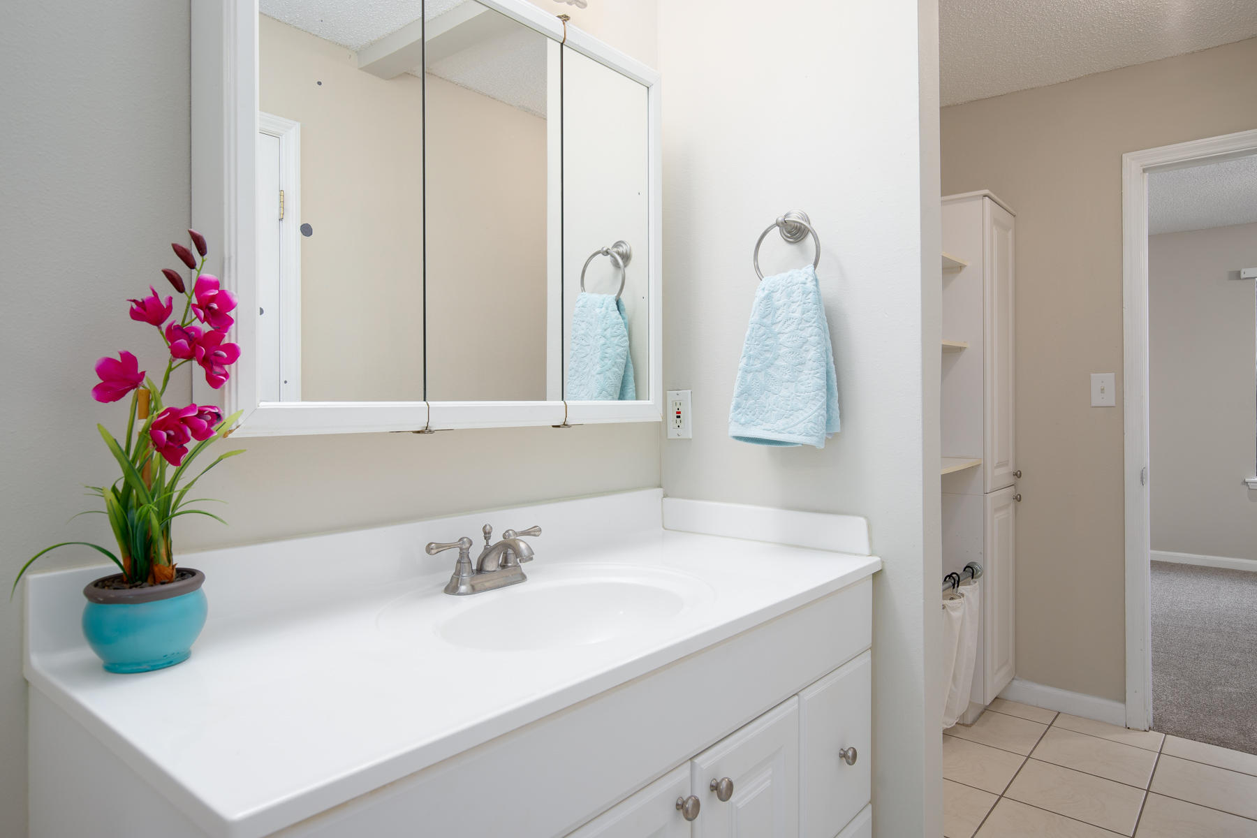 TWIN OAKS - Residential