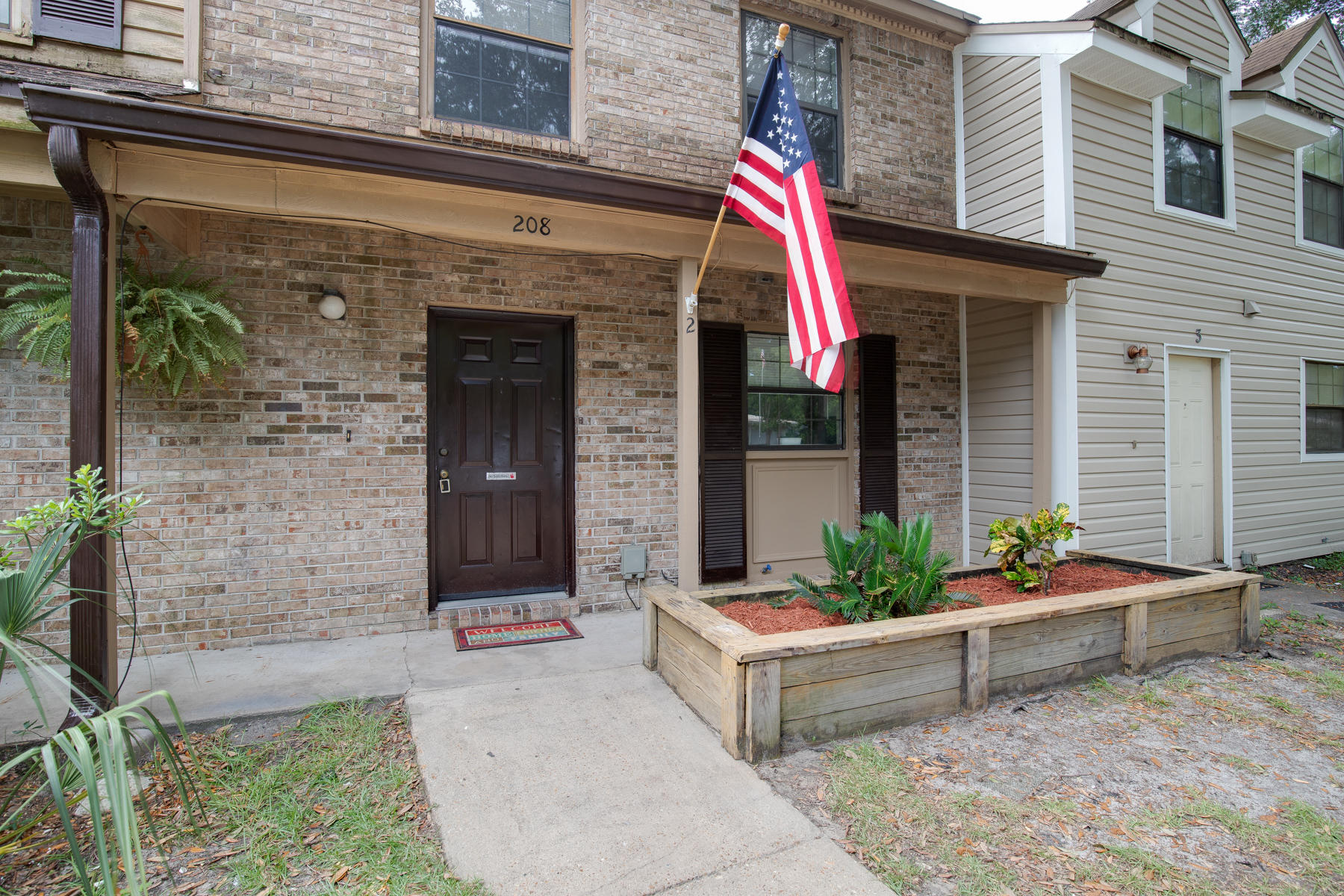 TWIN OAKS - Residential