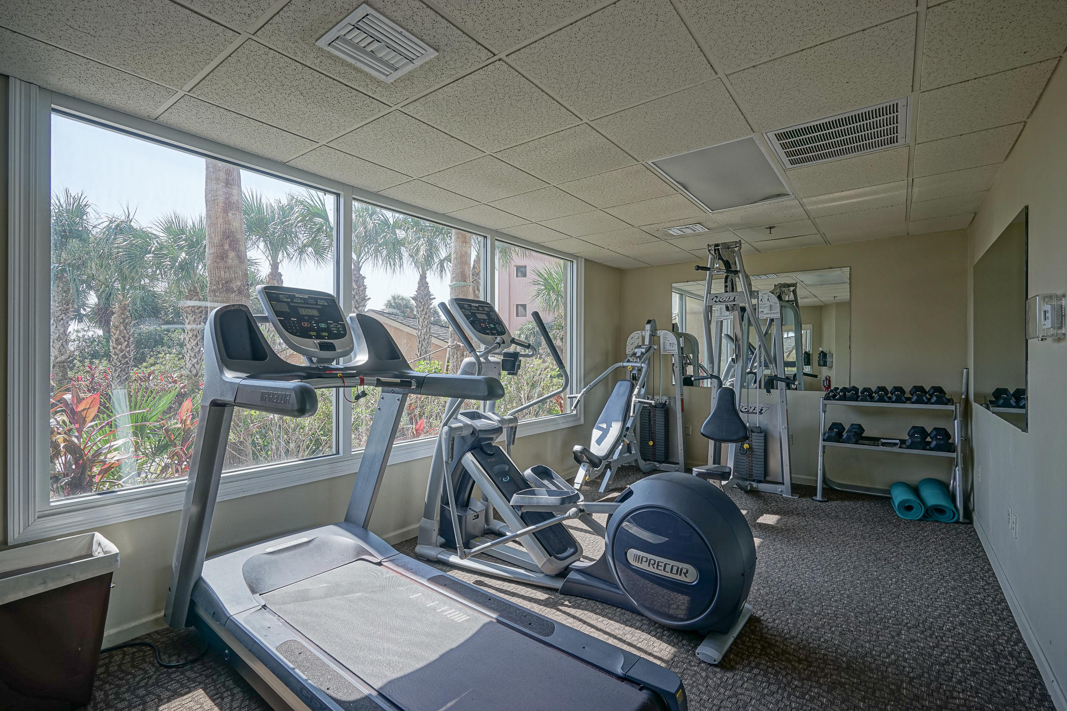 ISLANDER CONDO - Residential