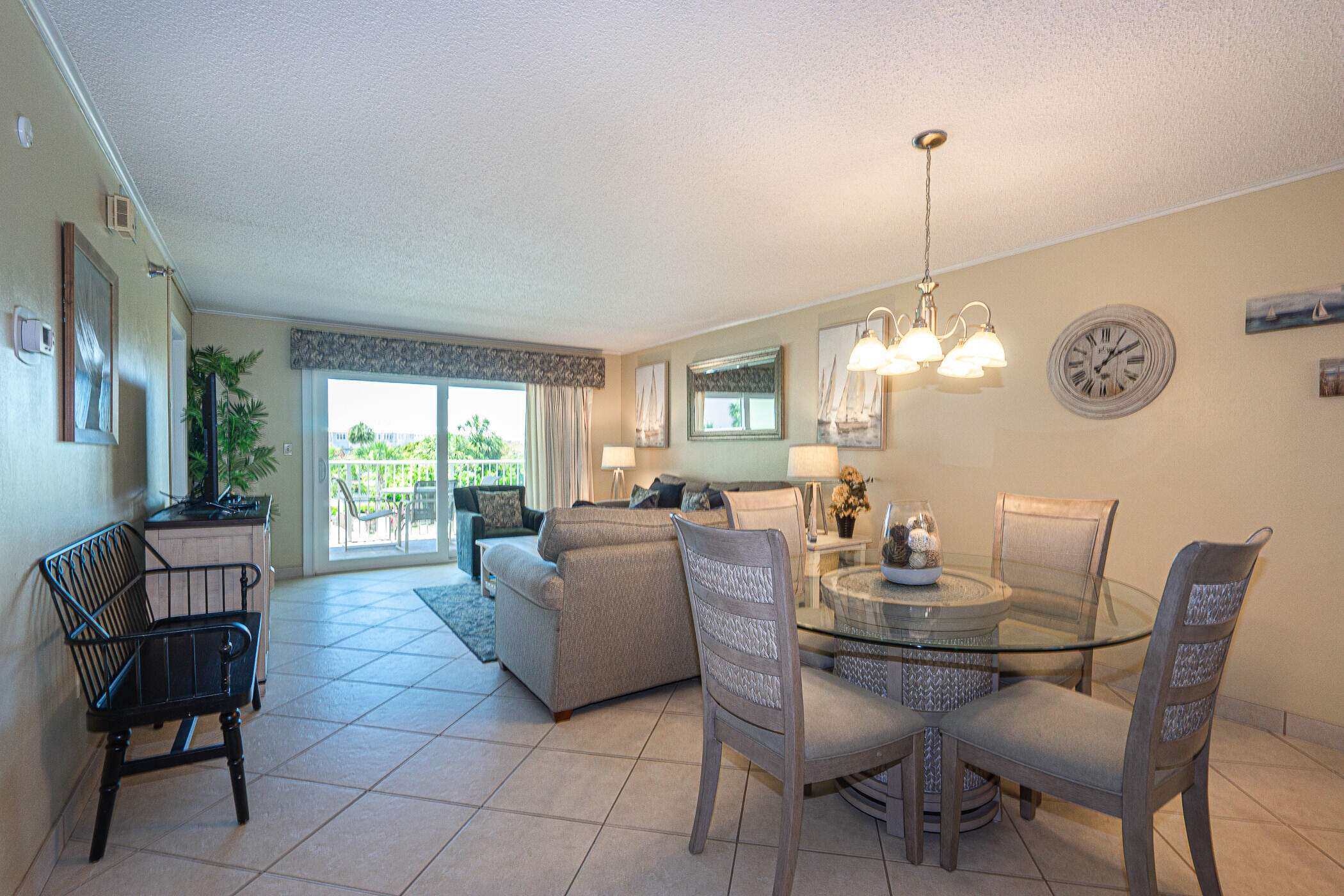 ISLANDER CONDO - Residential