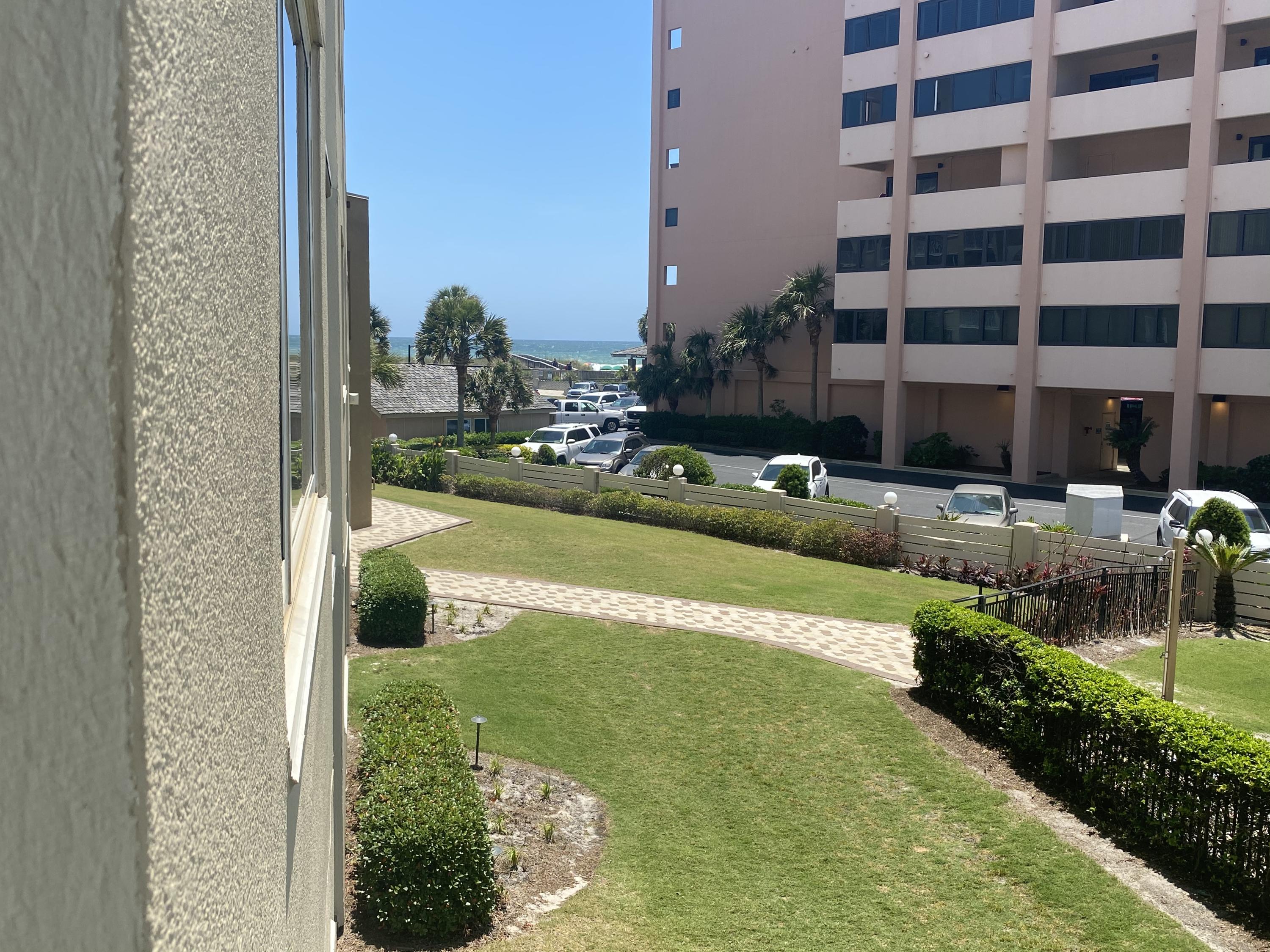 ISLANDER CONDO - Residential