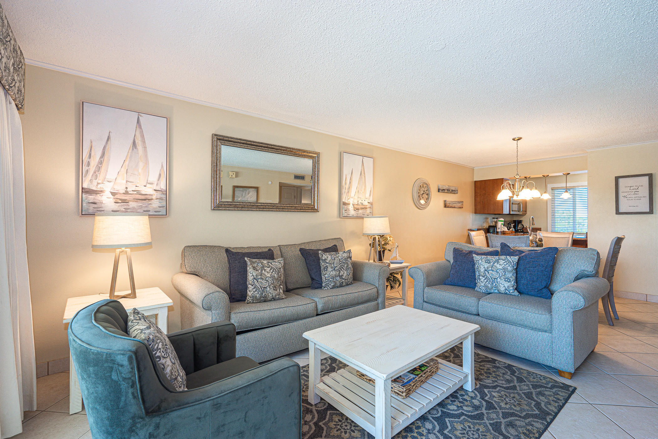 ISLANDER CONDO - Residential