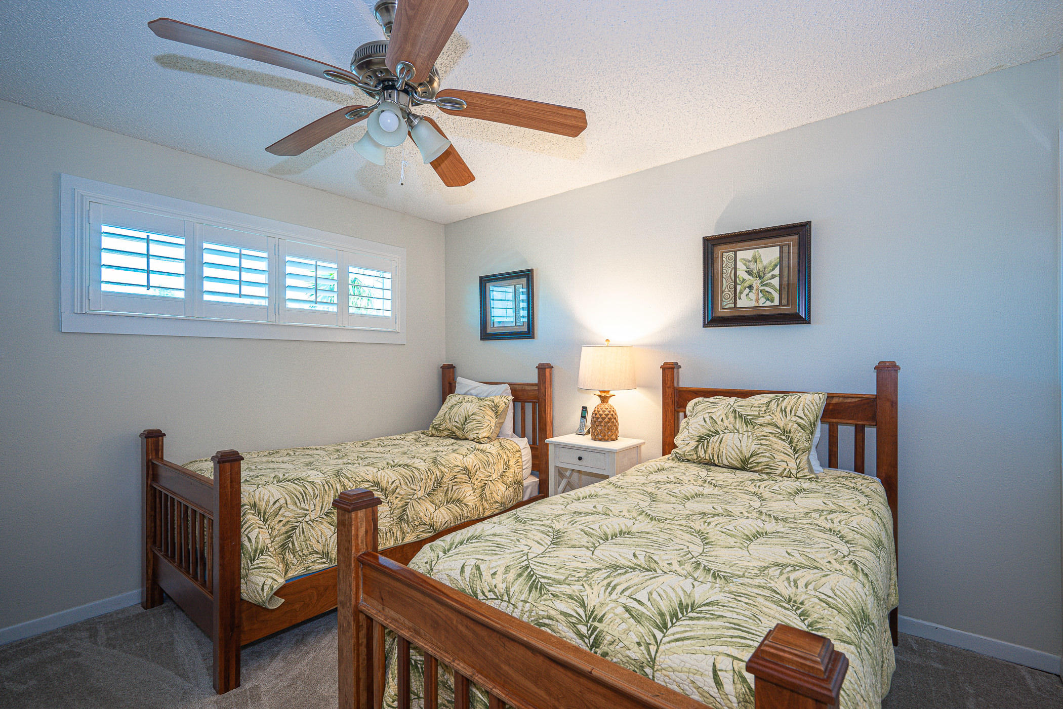 ISLANDER CONDO - Residential