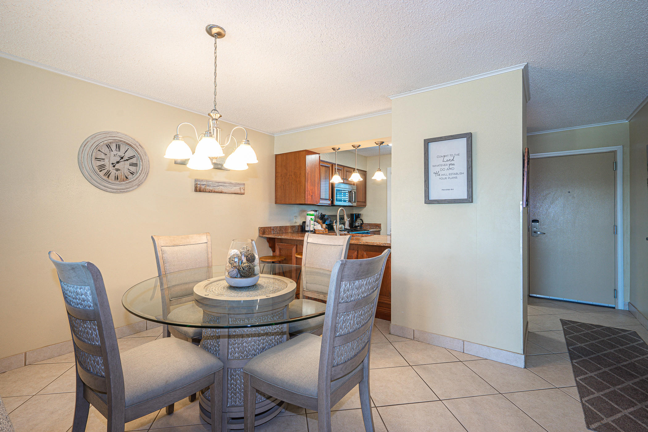 ISLANDER CONDO - Residential