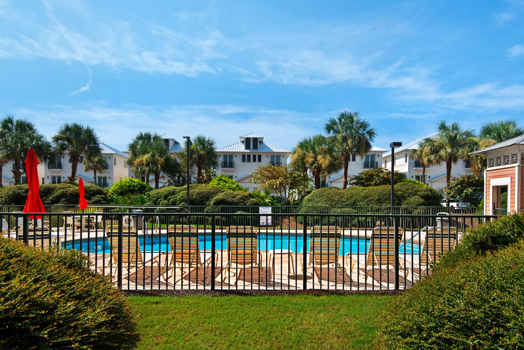 EMERALD WATERS - Residential
