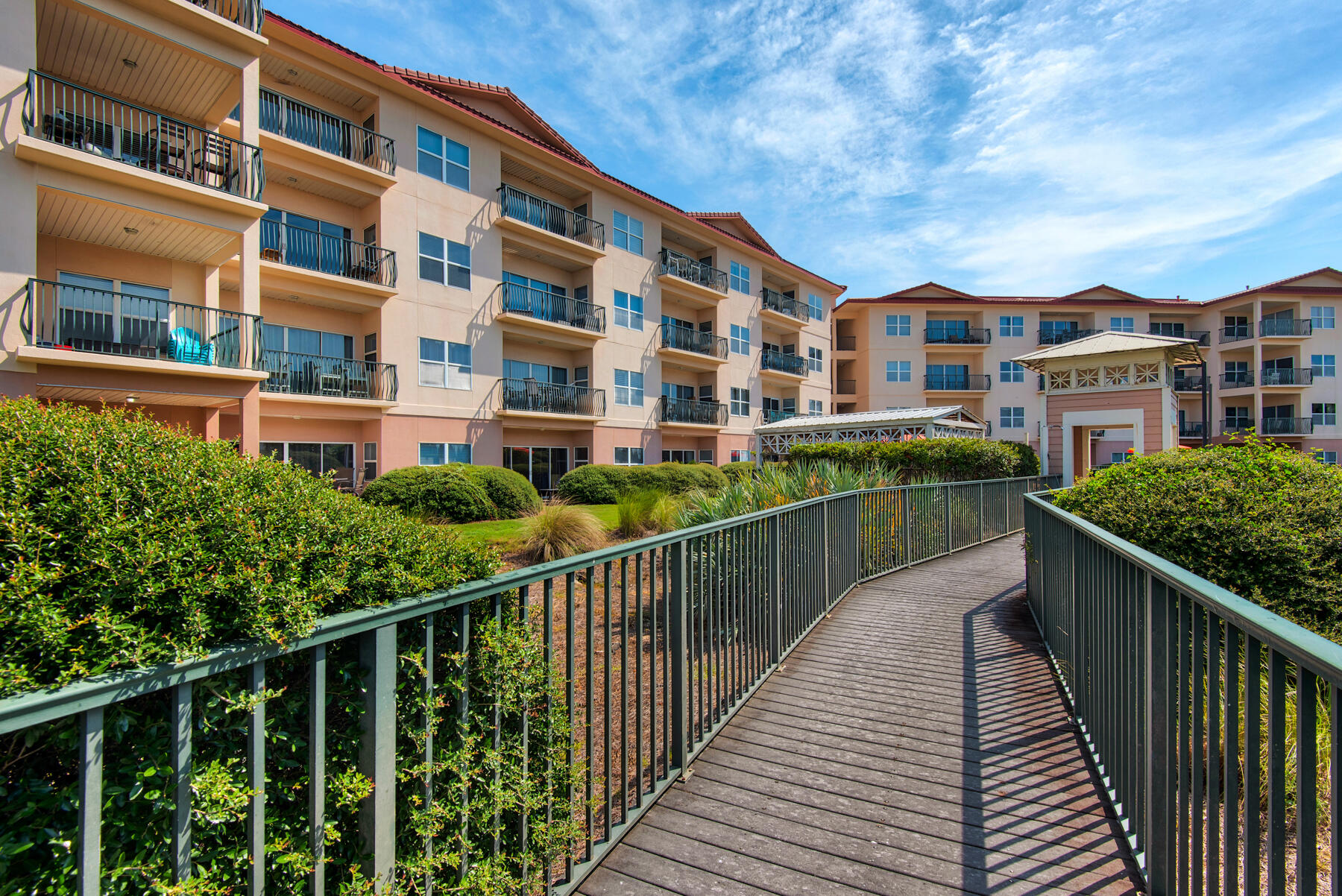 EMERALD WATERS - Residential
