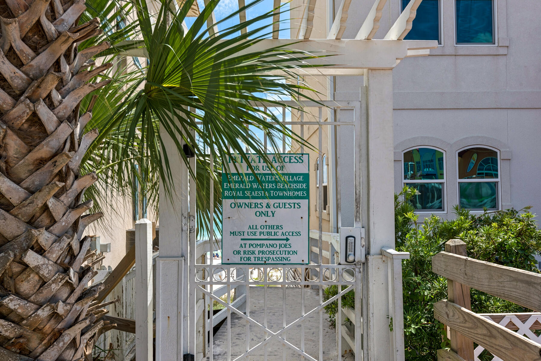 EMERALD WATERS - Residential