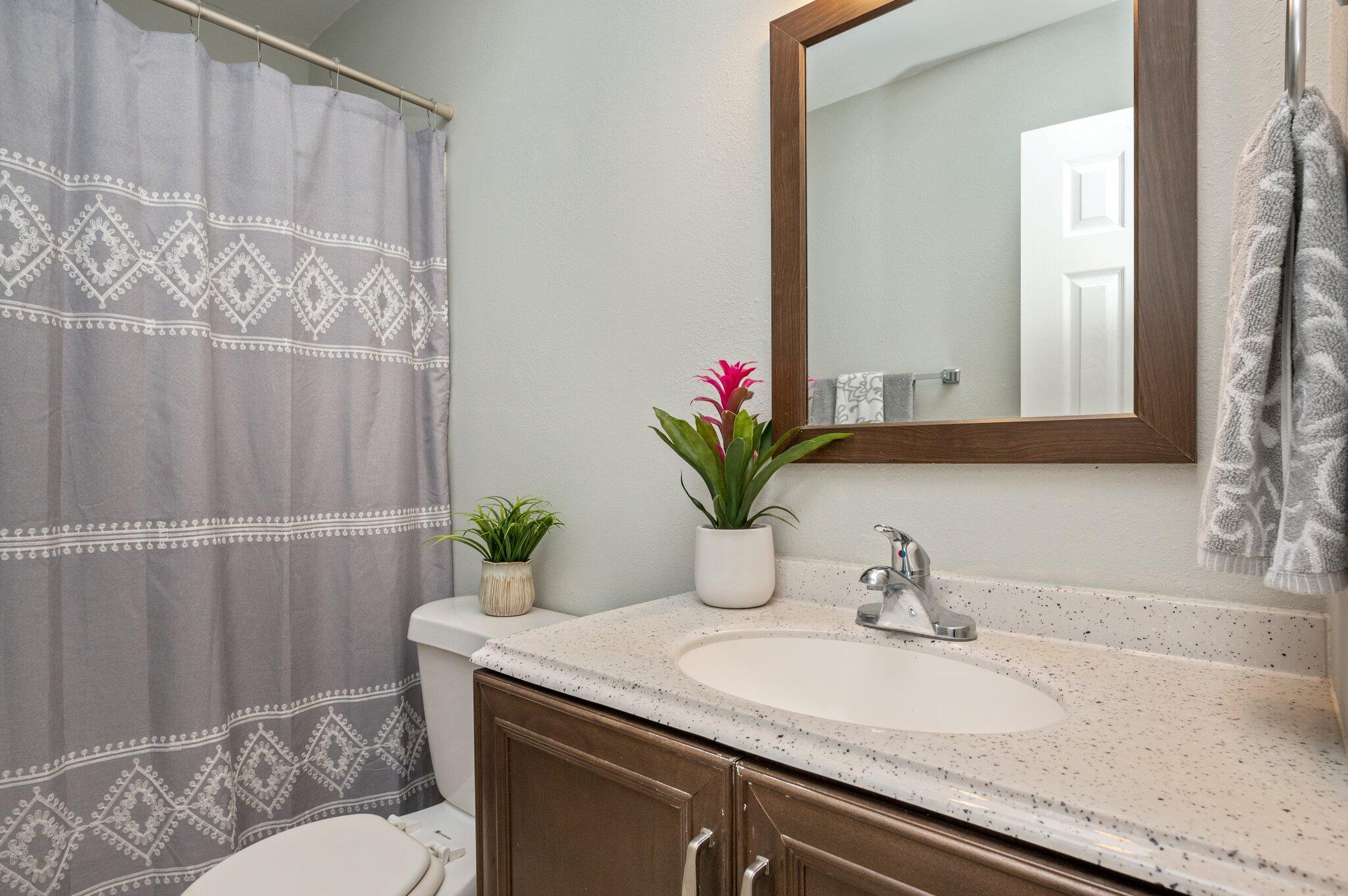 LEESA JENNIFER ACRES - Residential